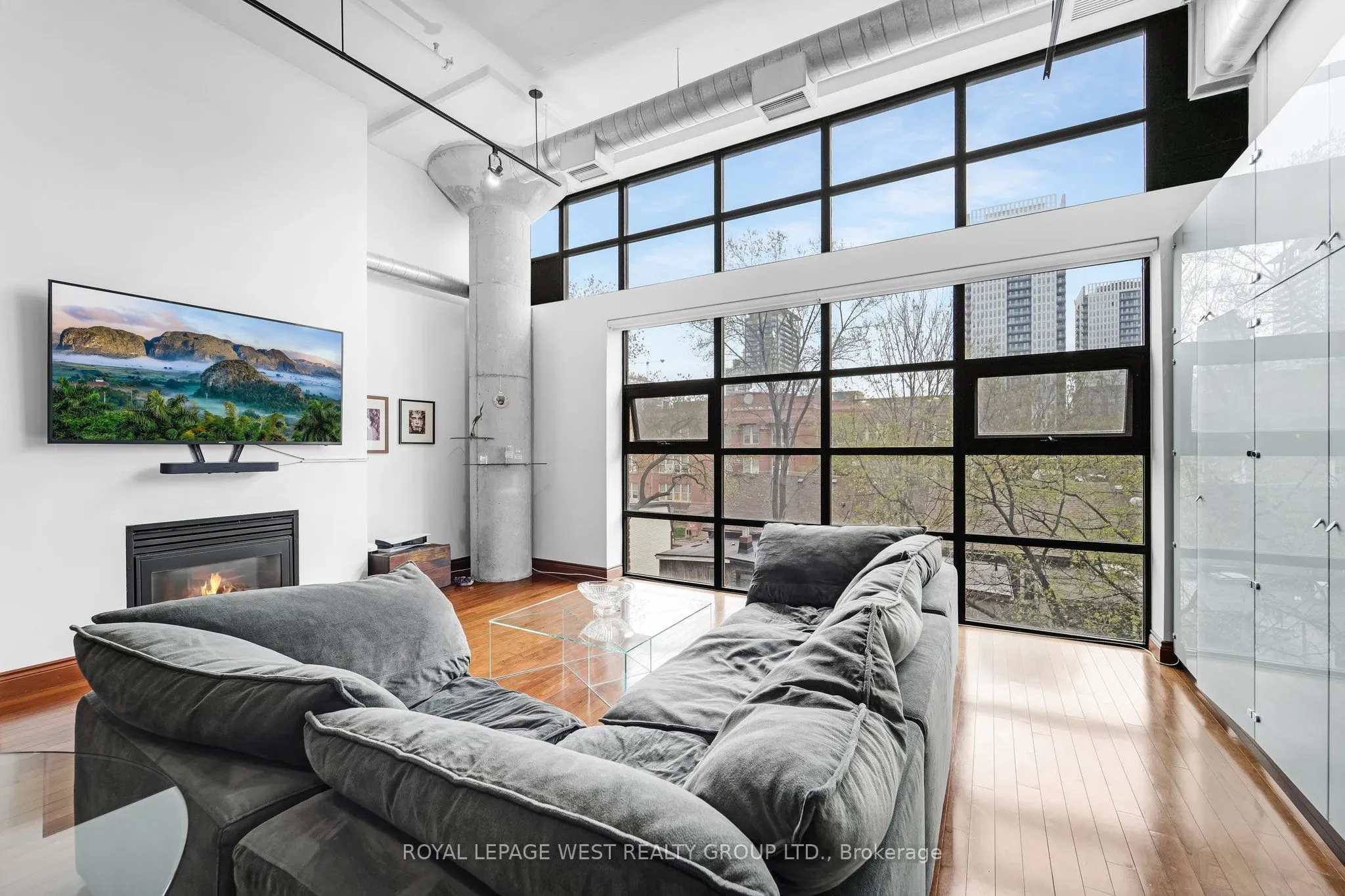 90 Sumach Street, #416