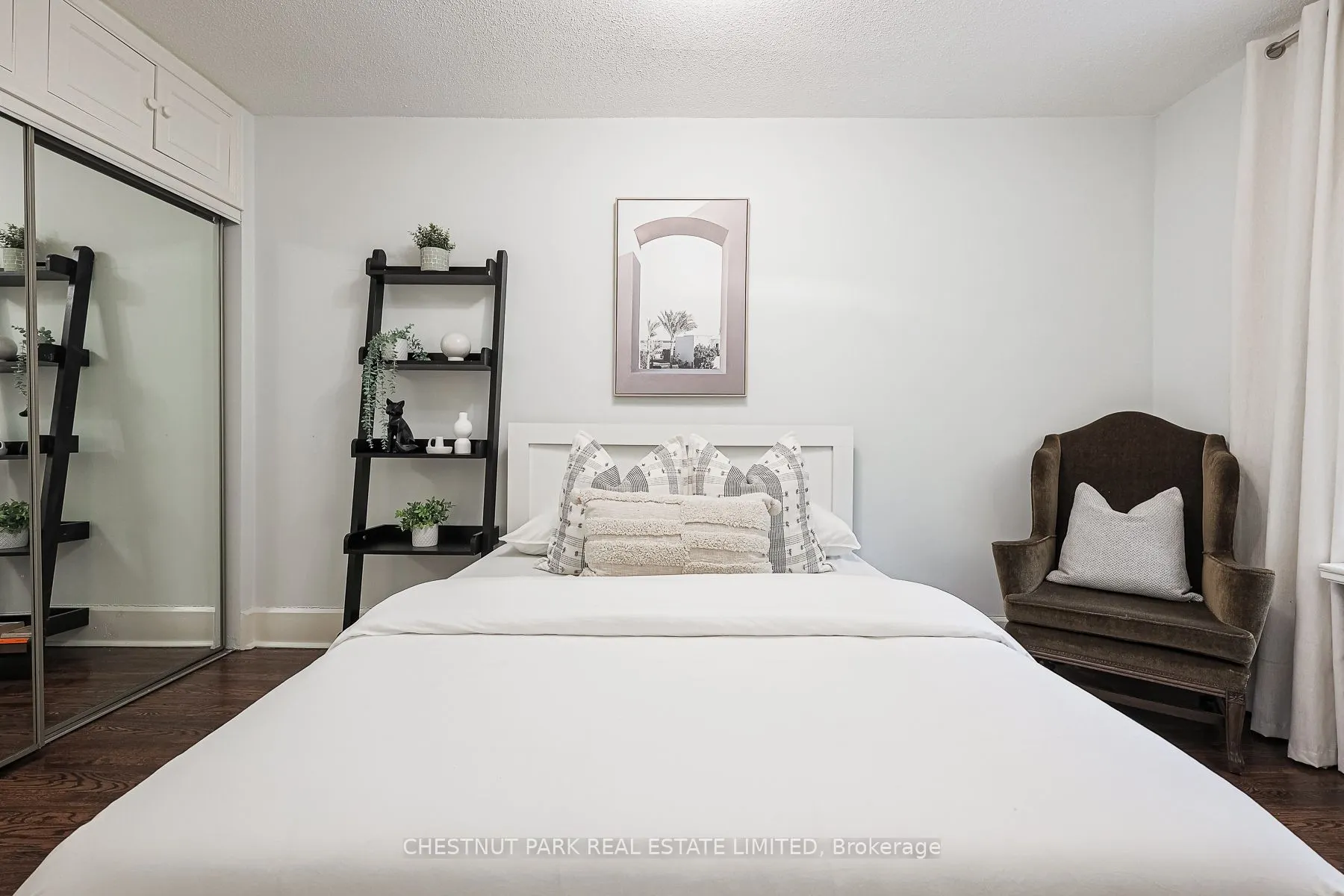 480 Oriole Parkway #111