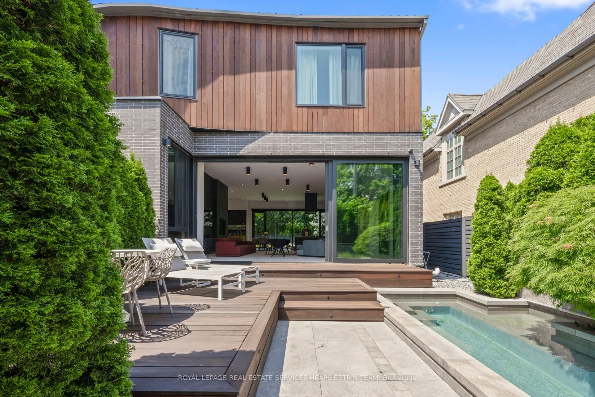 108 Stratford Crescent