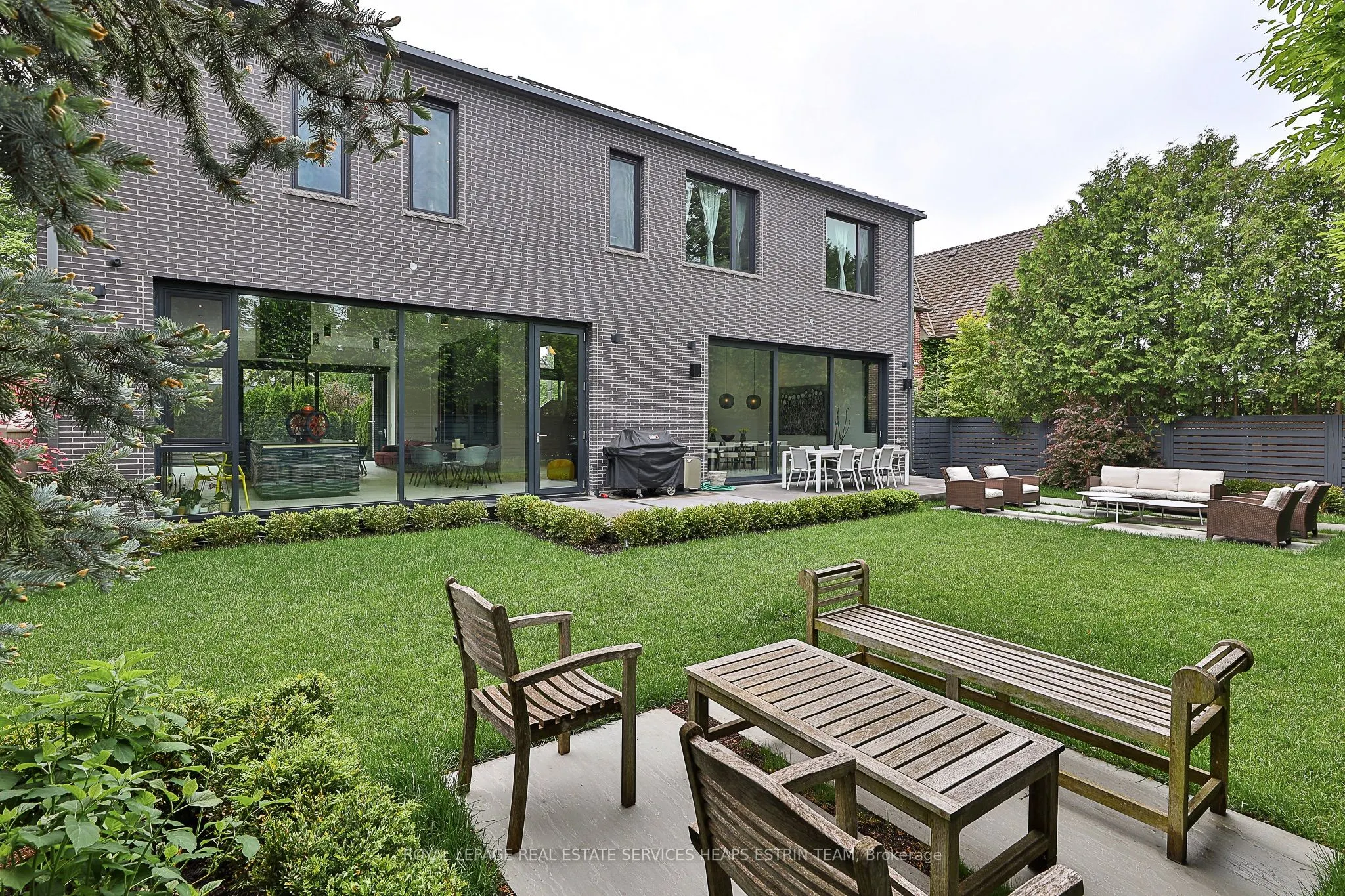 108 Stratford Crescent