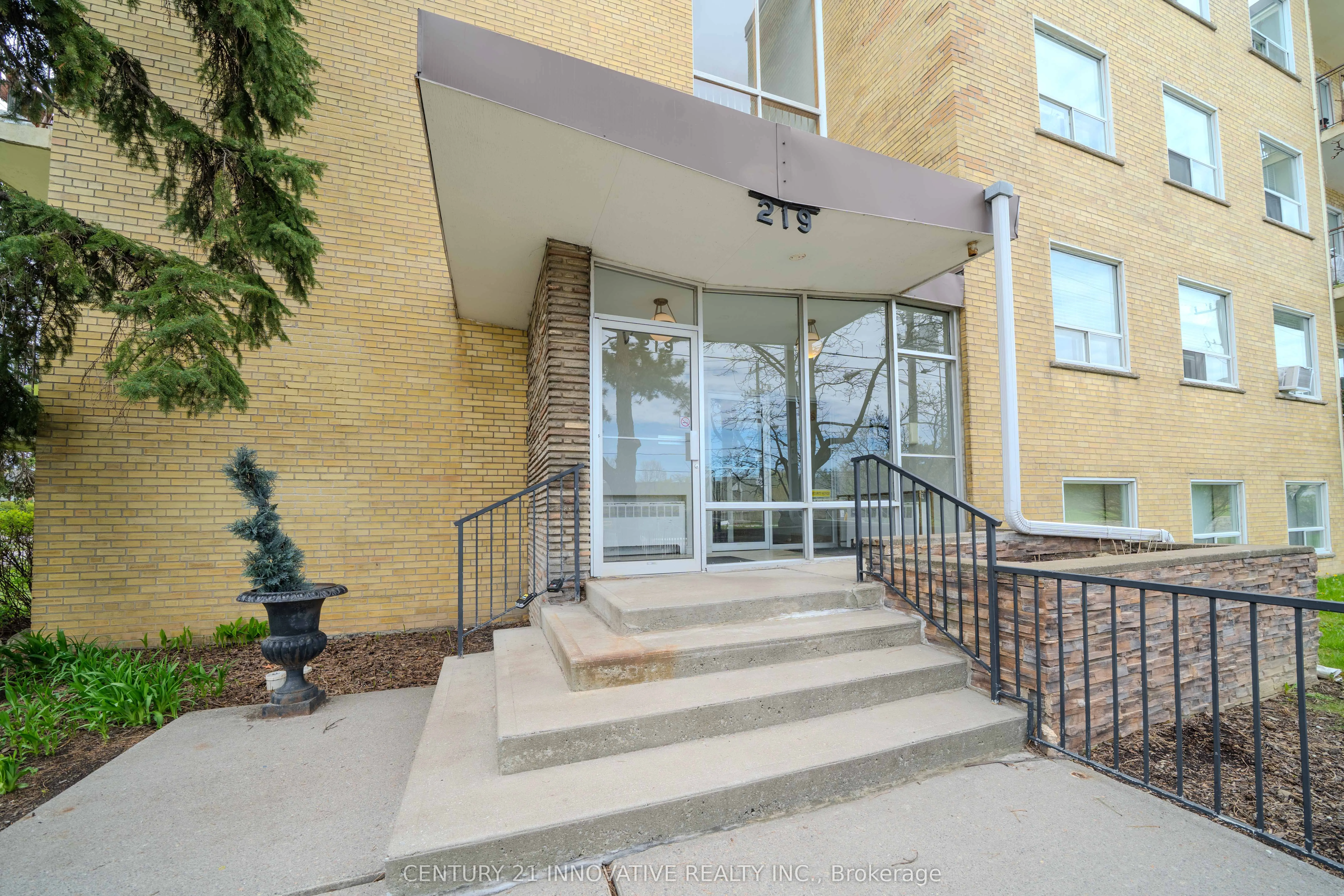 219 Wilson Avenue, #101