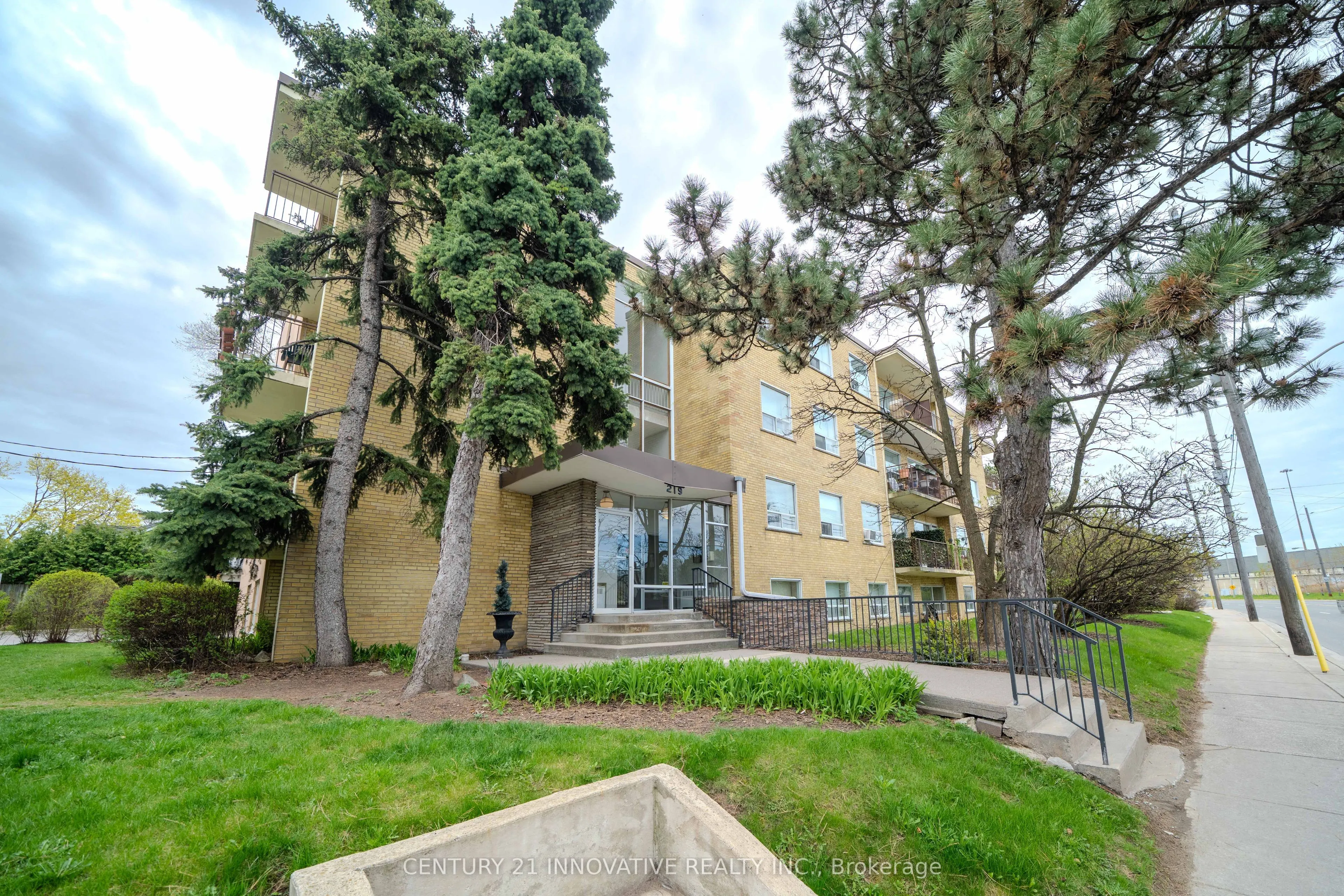 219 Wilson Avenue, #101