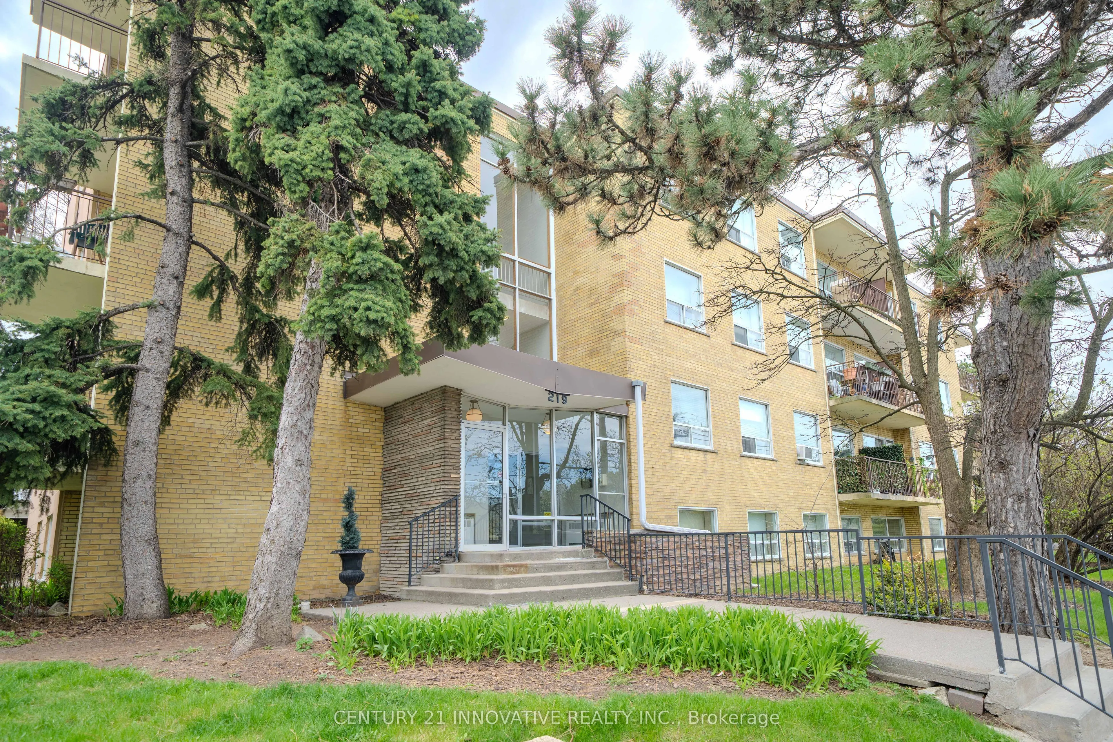 219 Wilson Avenue, #101
