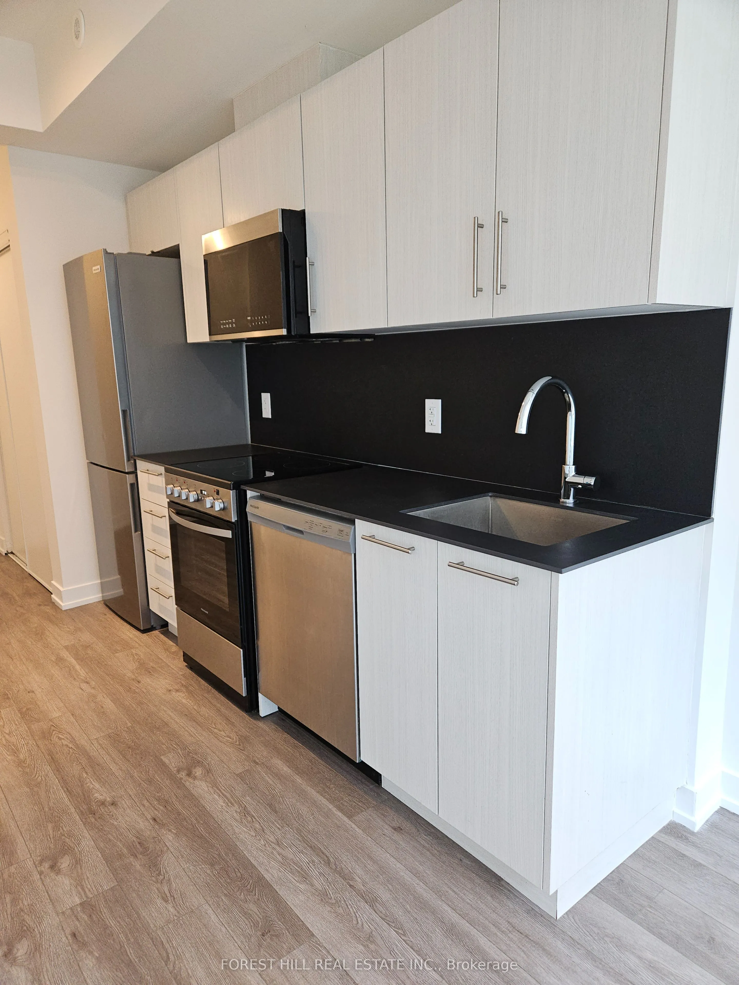 871 Sheppard Avenue W, #TH16