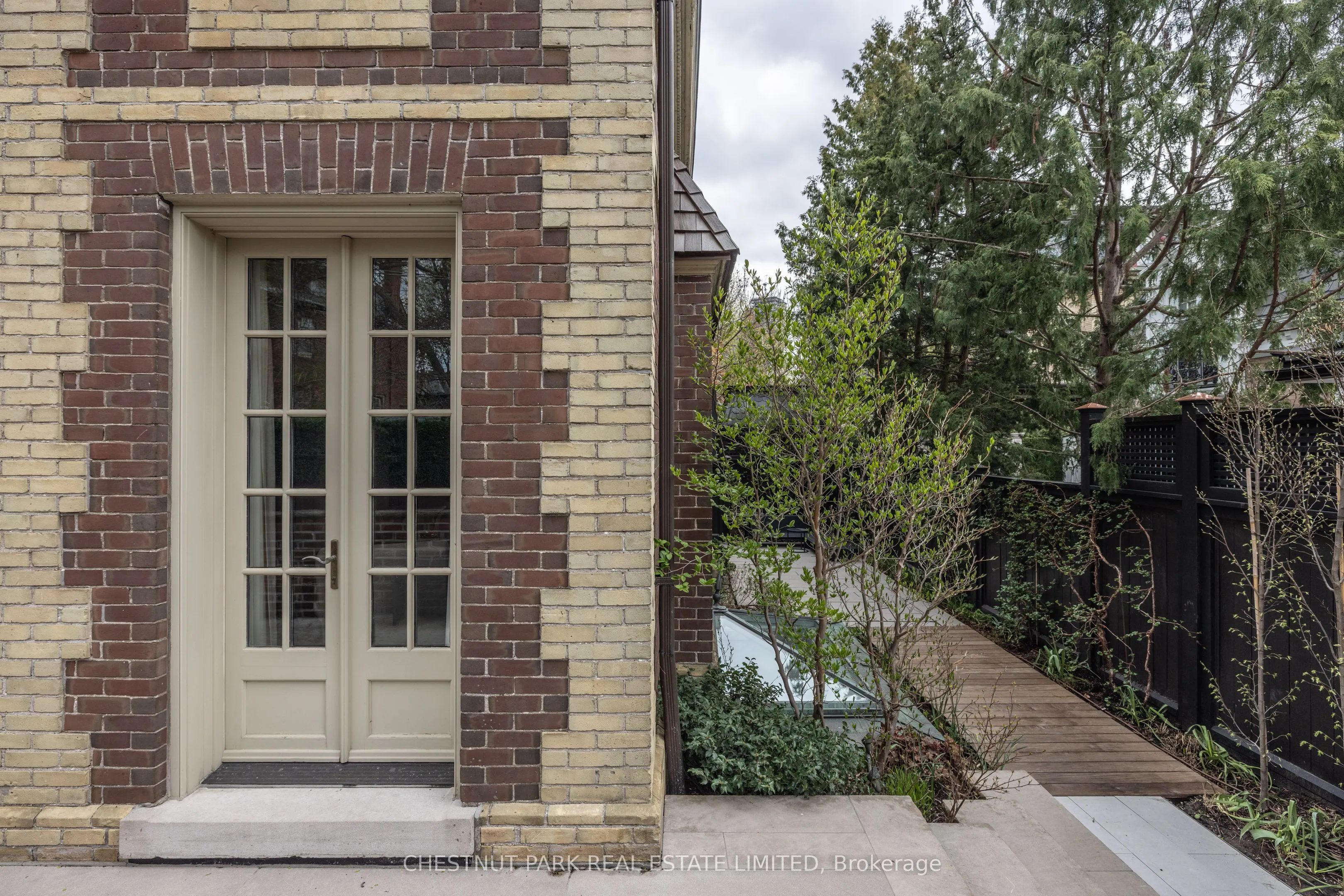 45 South Drive