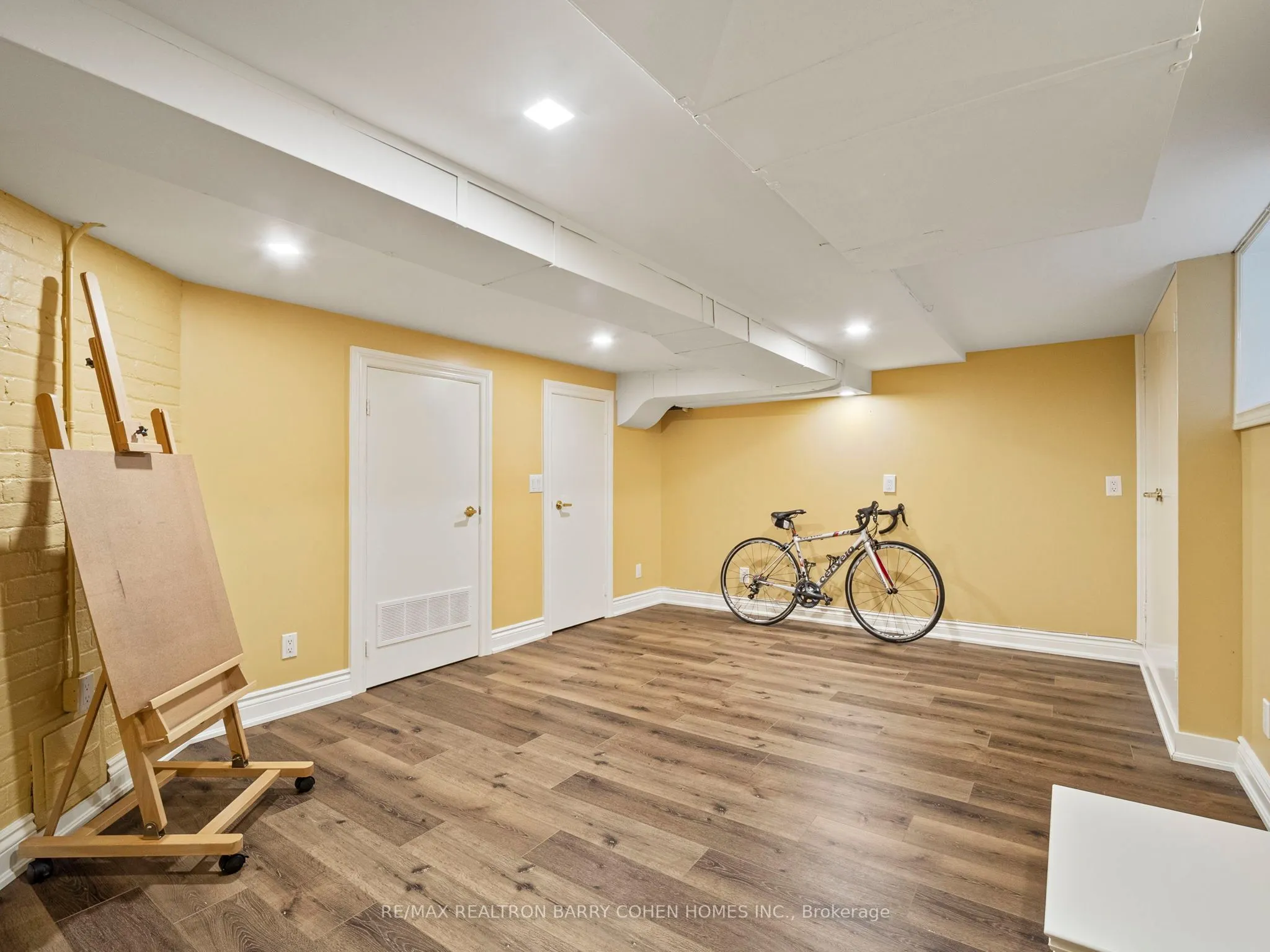 16 Clarendon Avenue