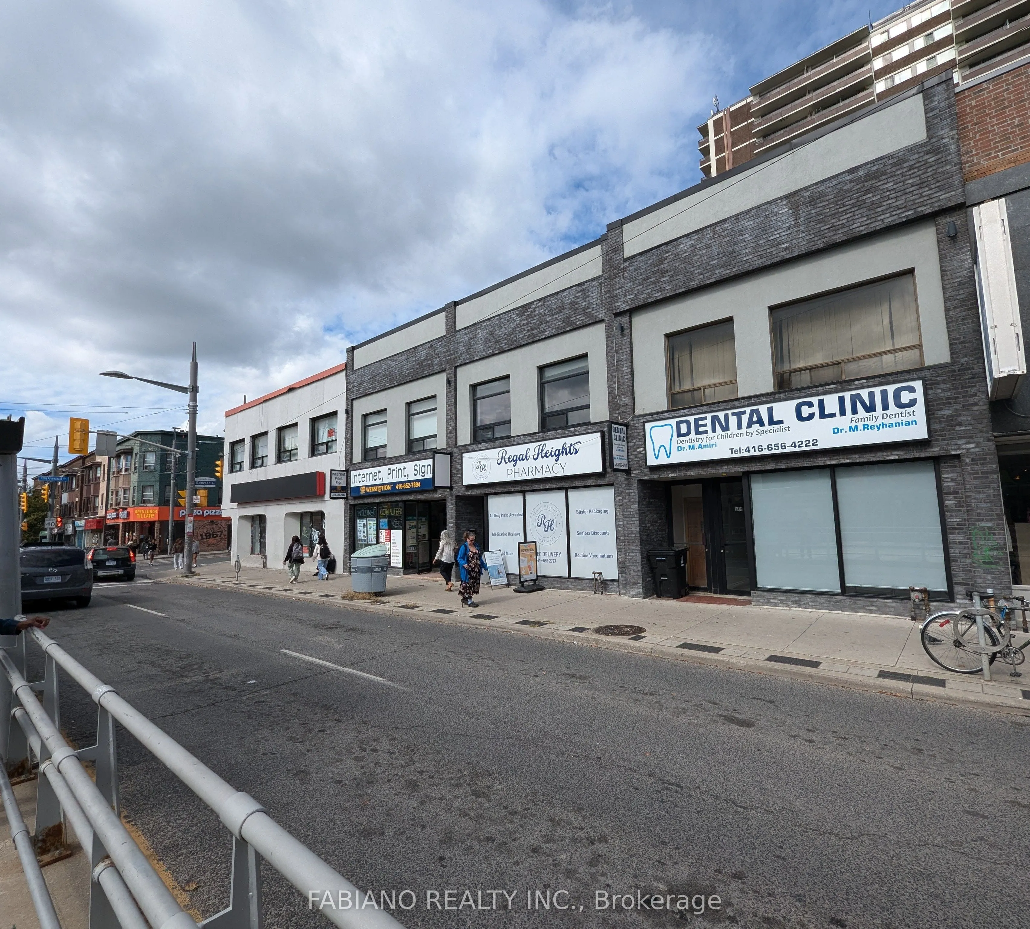 944 St Clair Avenue W