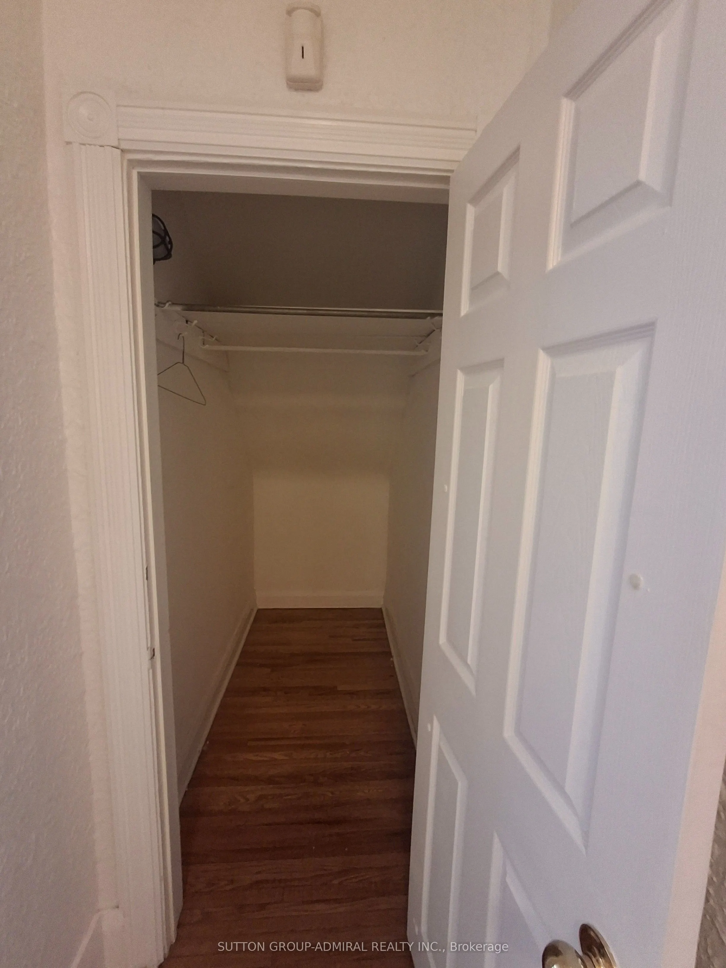 1220 Avenue Road #1
