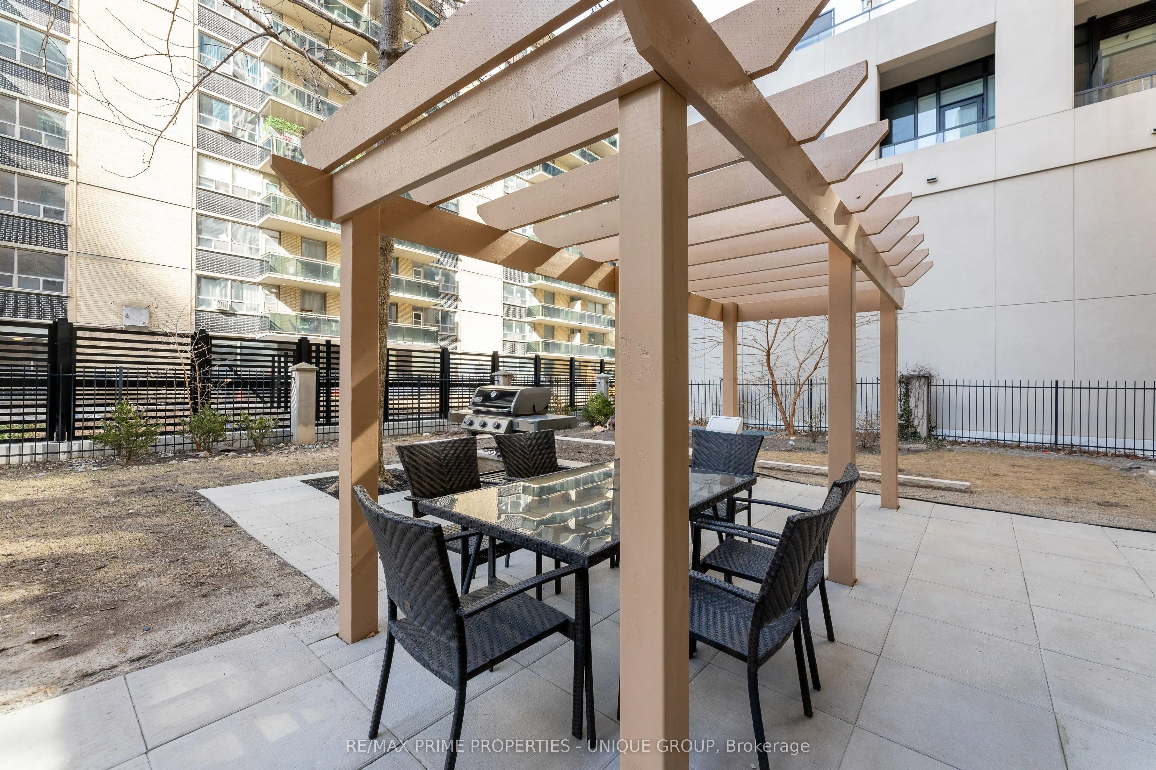 188 Redpath Avenue, #211