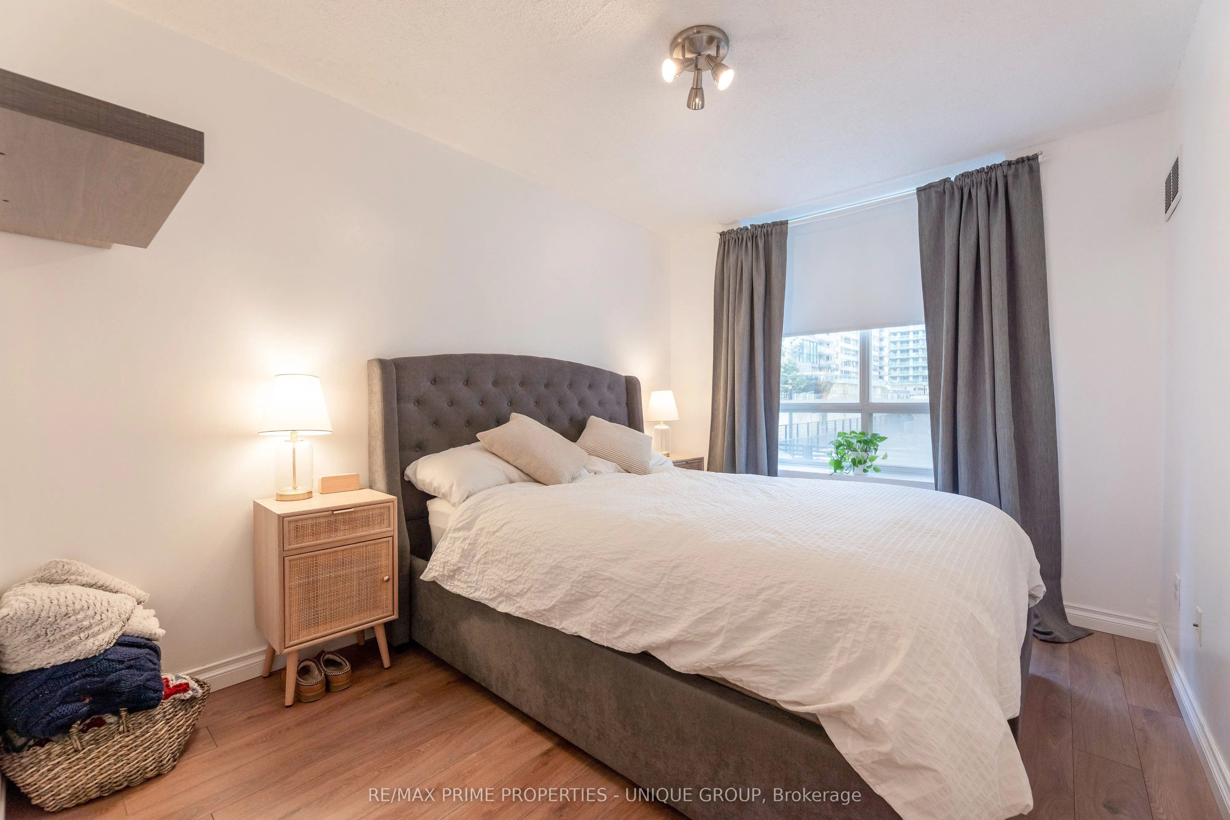 188 Redpath Avenue, #211