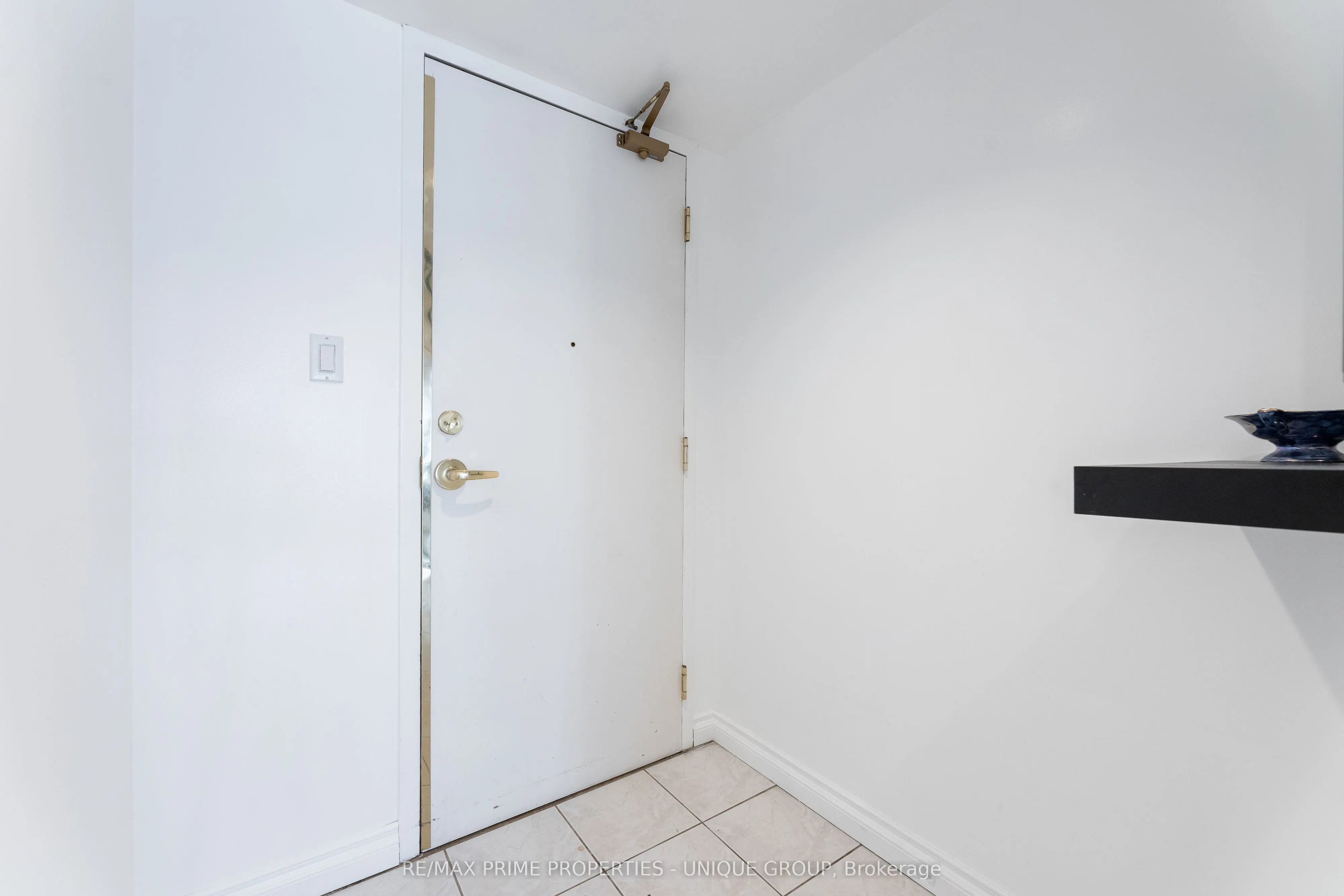 188 Redpath Avenue, #211