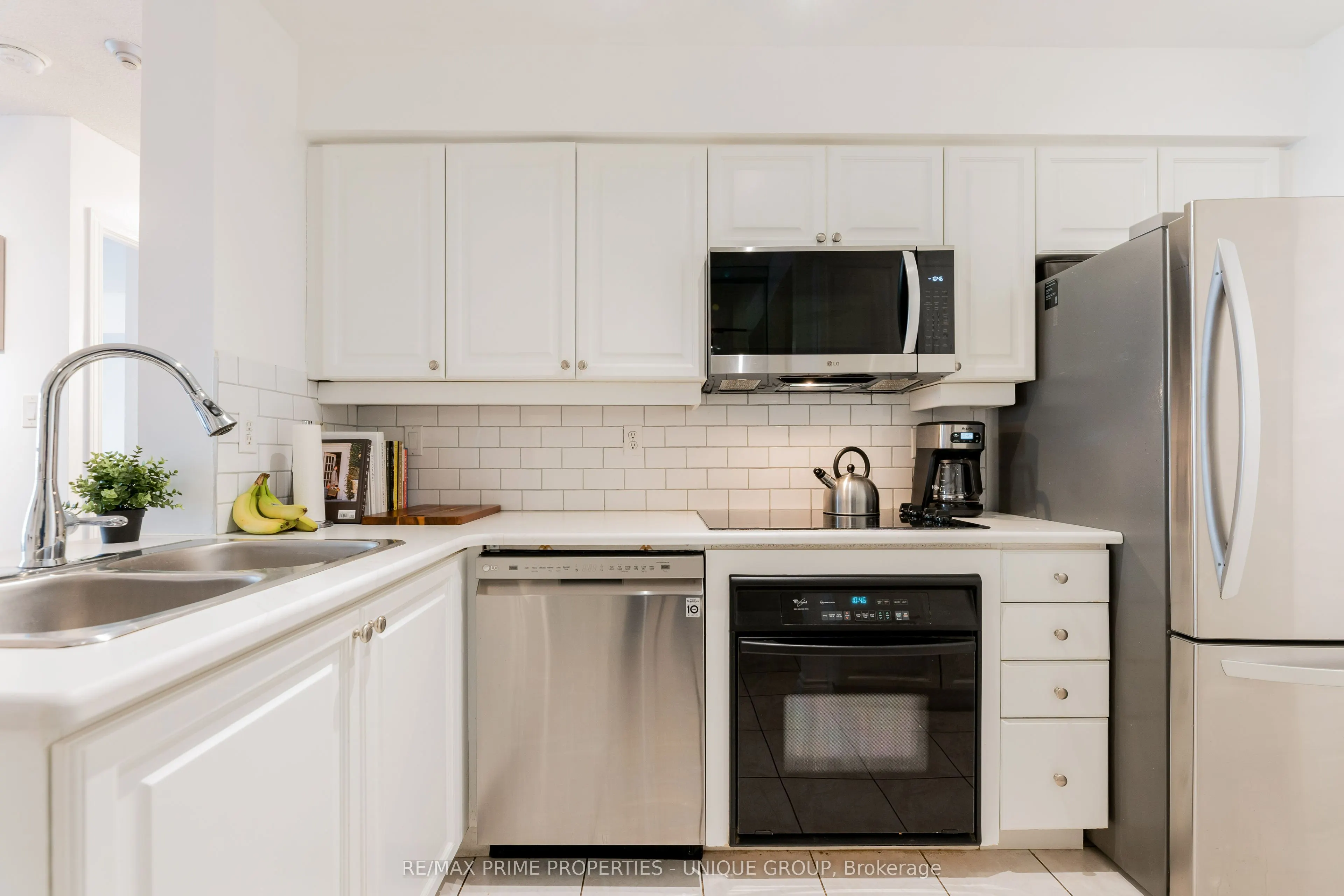 188 Redpath Avenue, #211