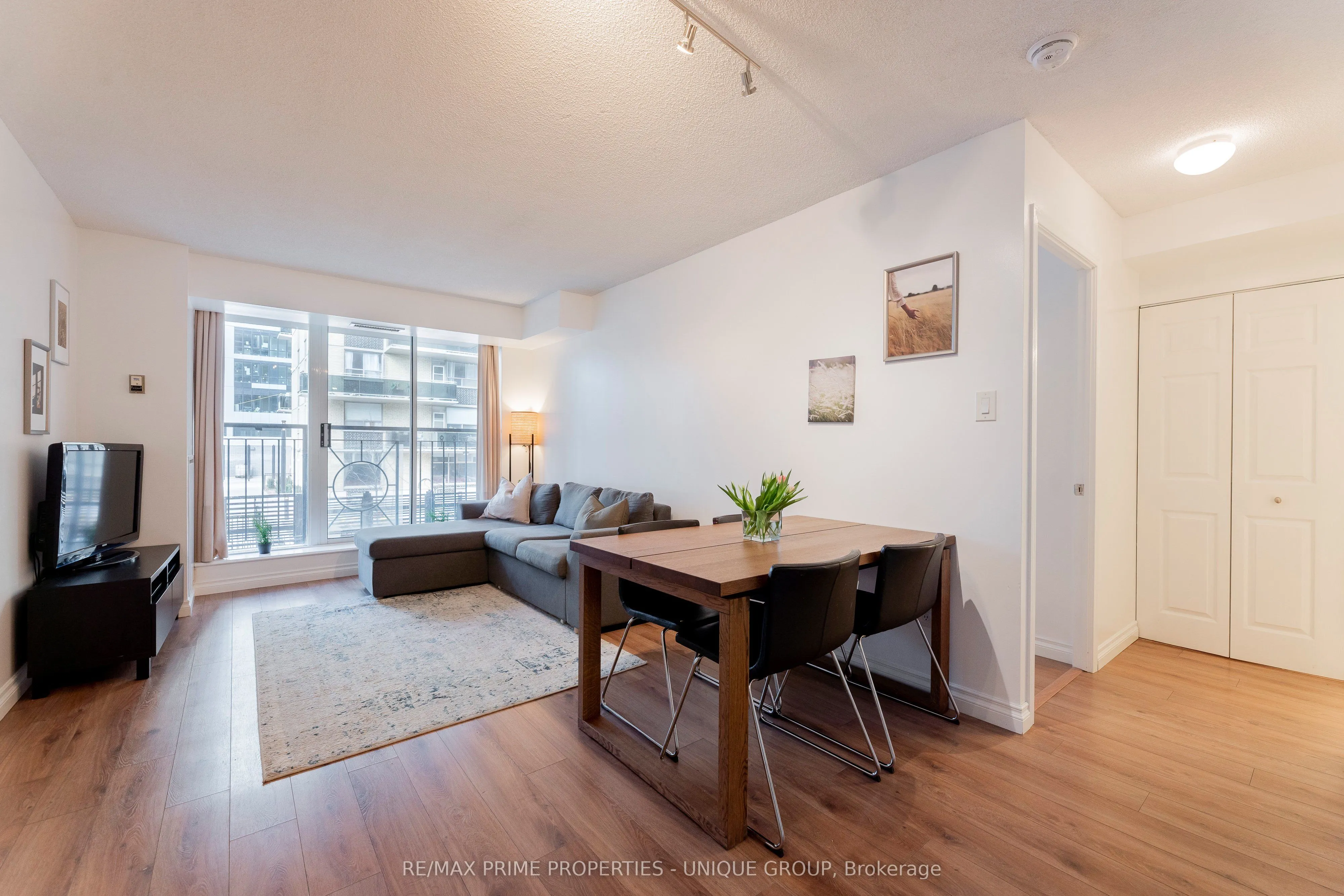 188 Redpath Avenue, #211