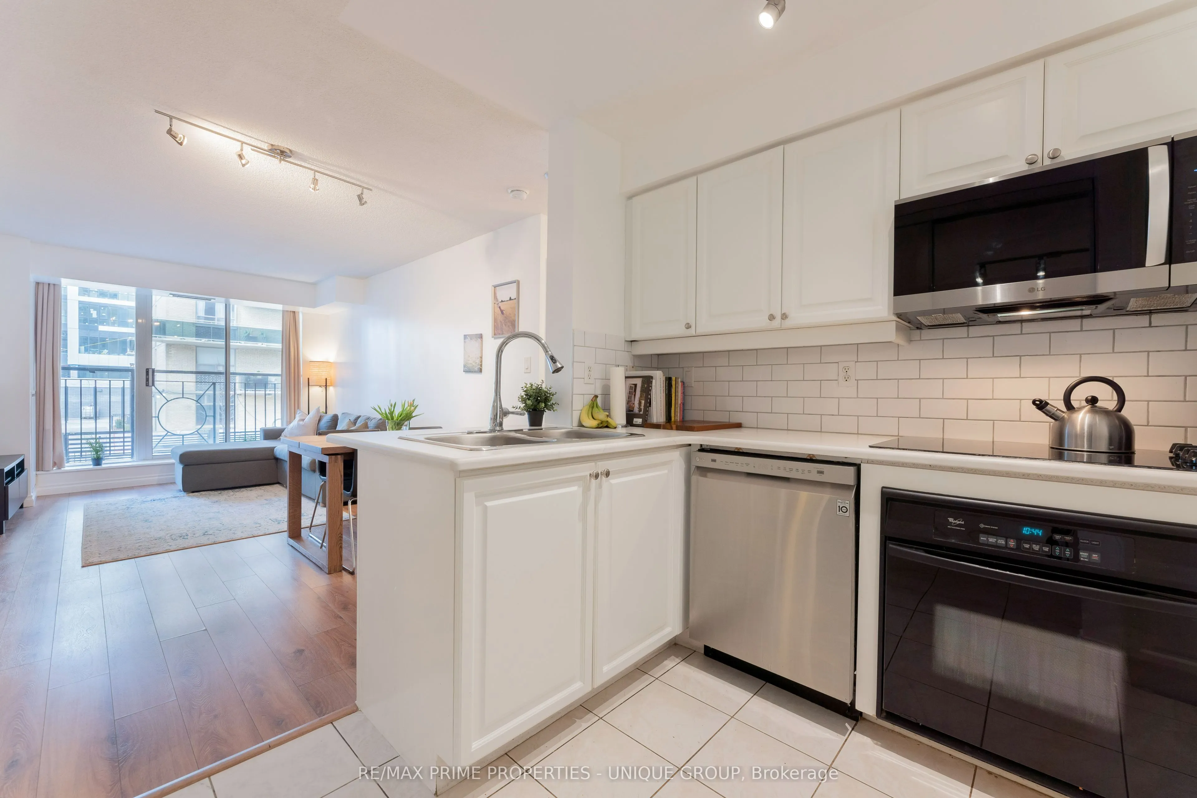 188 Redpath Avenue, #211