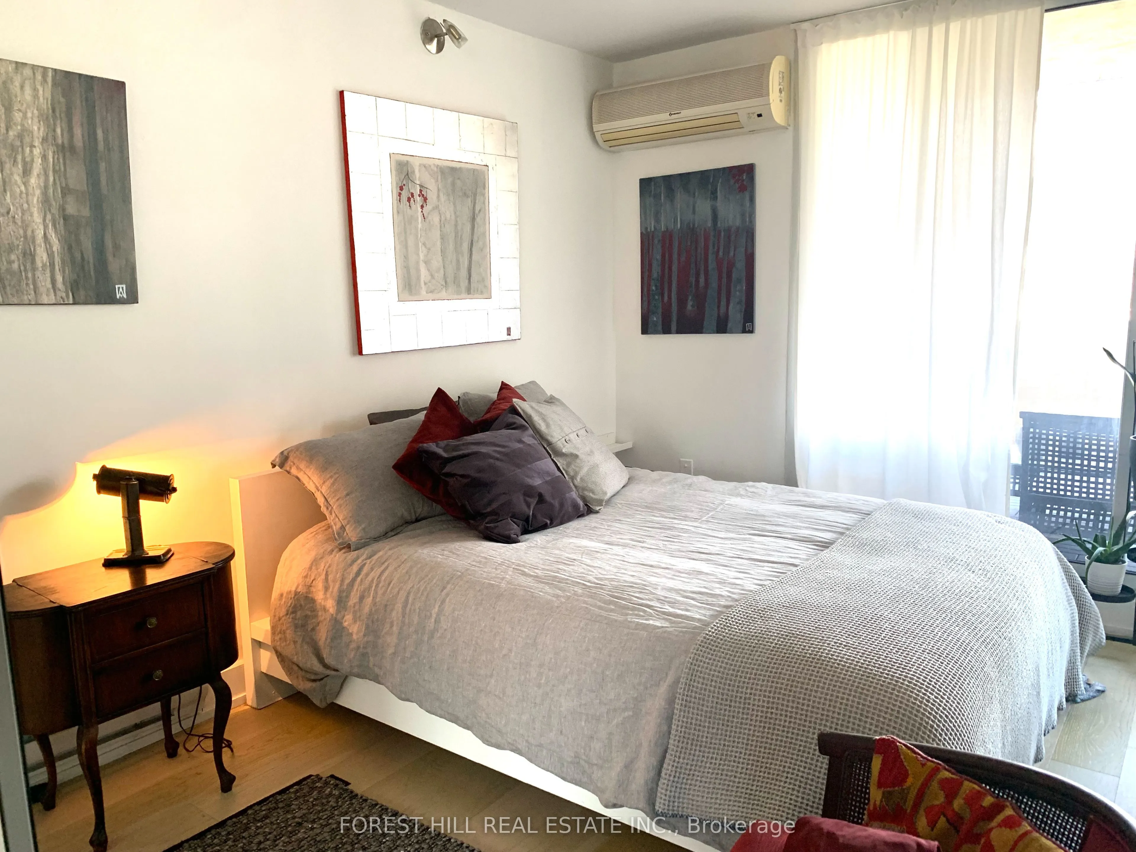 40 Homewood Avenue #208