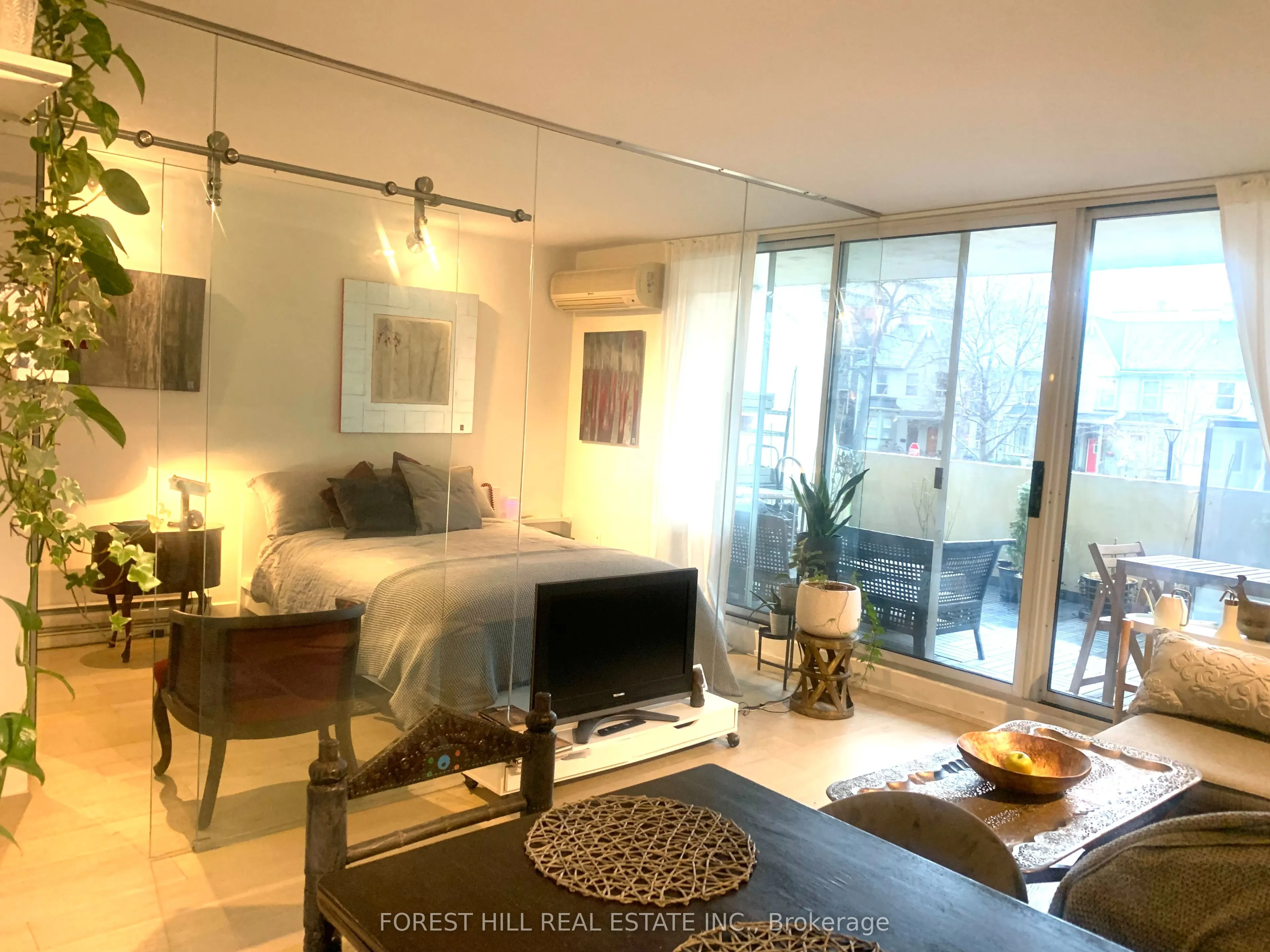 40 Homewood Avenue #208