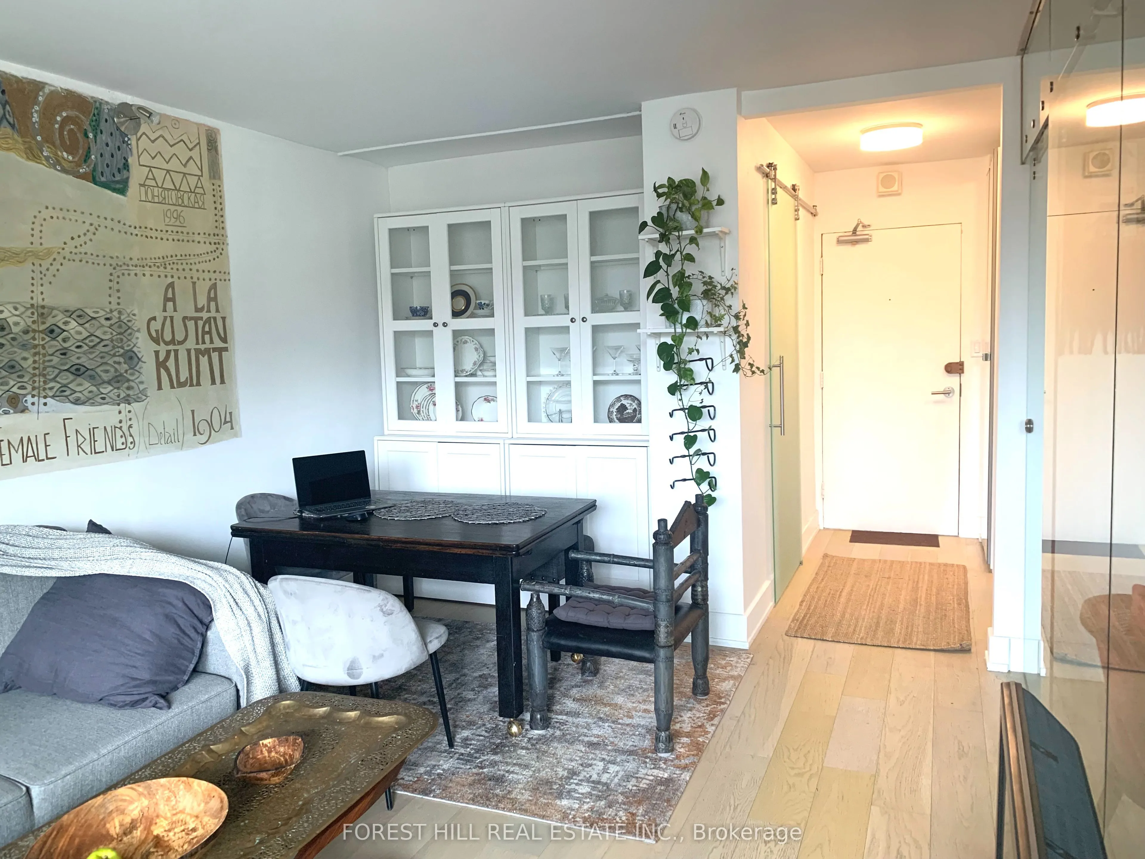 40 Homewood Avenue #208