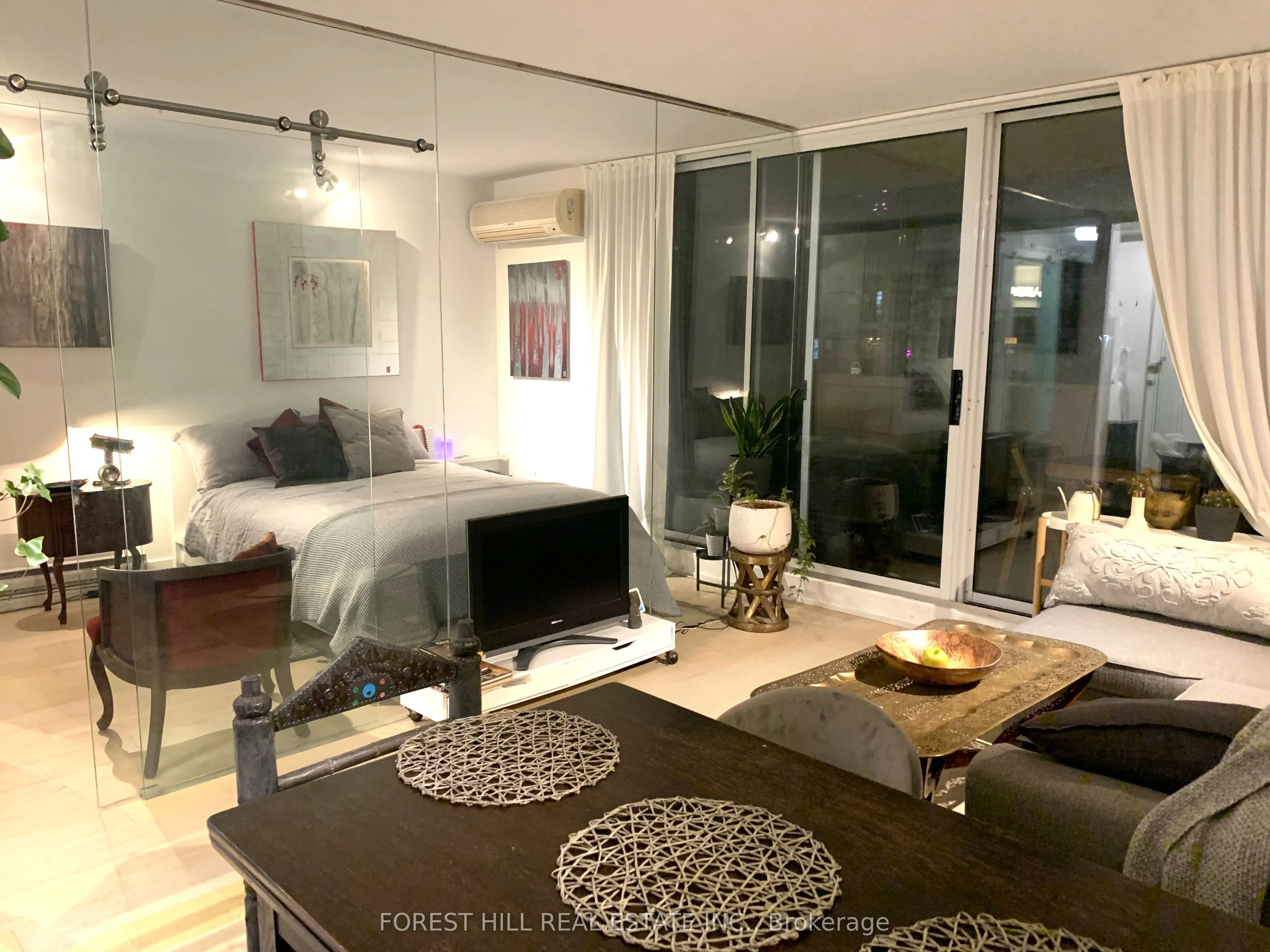 40 Homewood Avenue #208