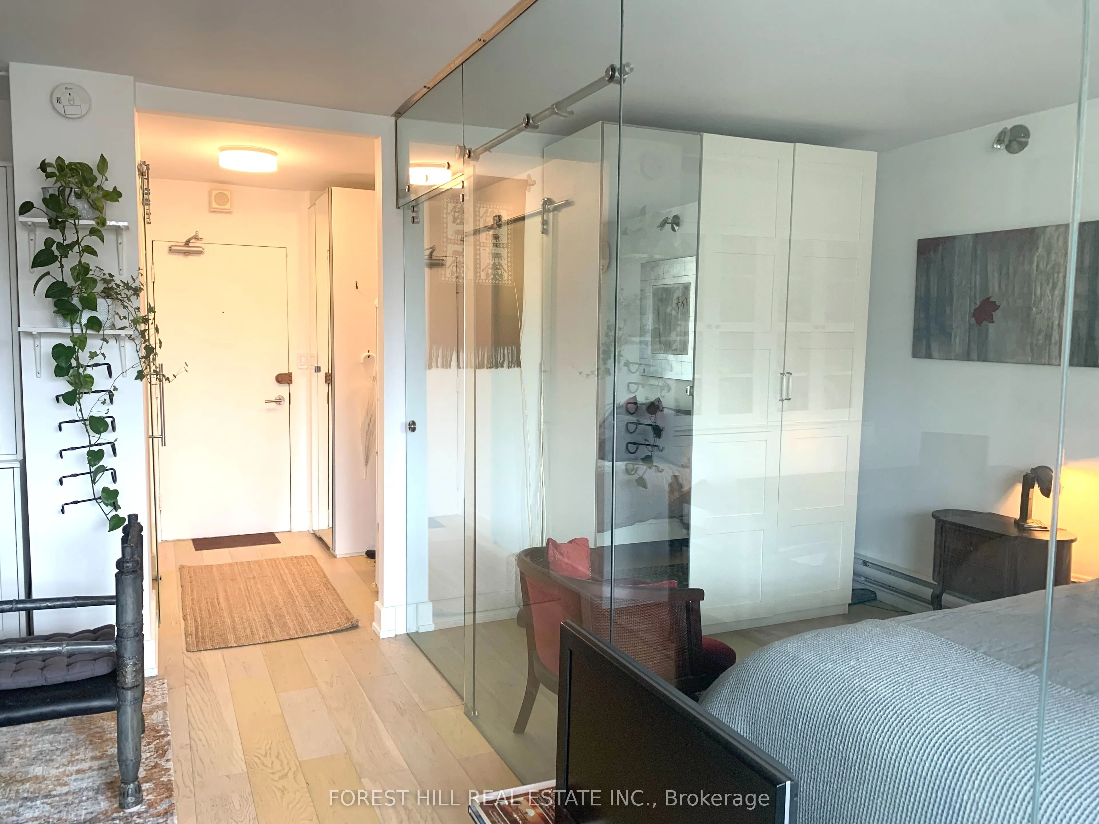40 Homewood Avenue #208