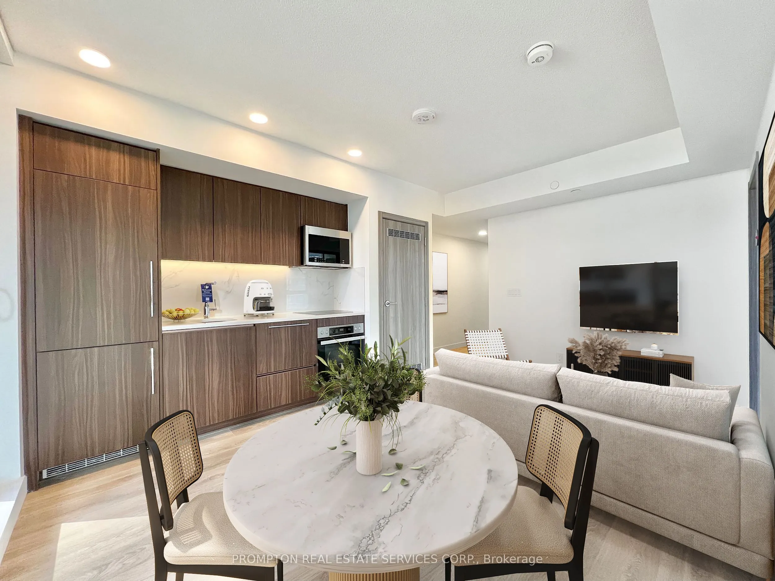 38 Widmer Street, #607