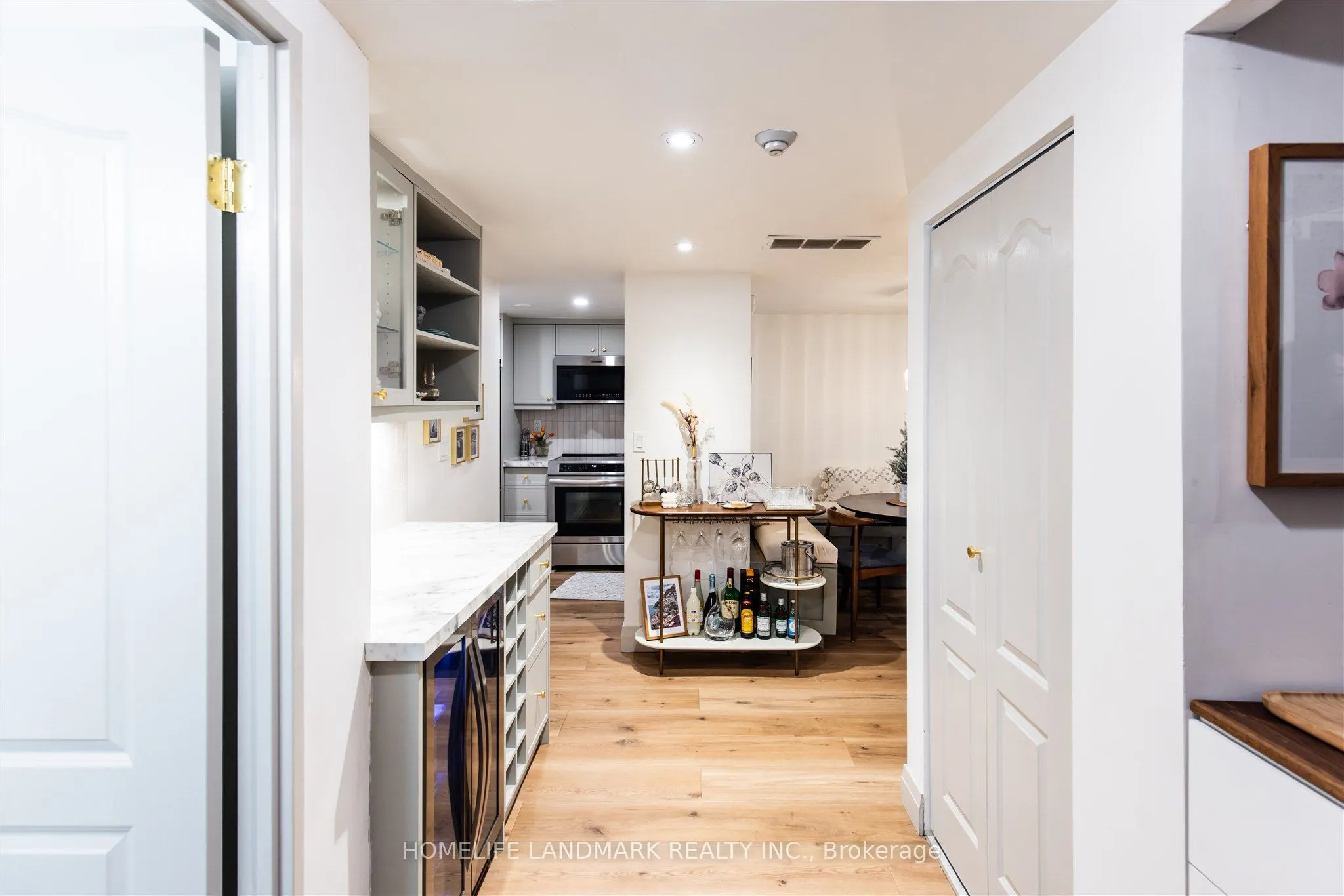 9 Greenbriar Road, #201