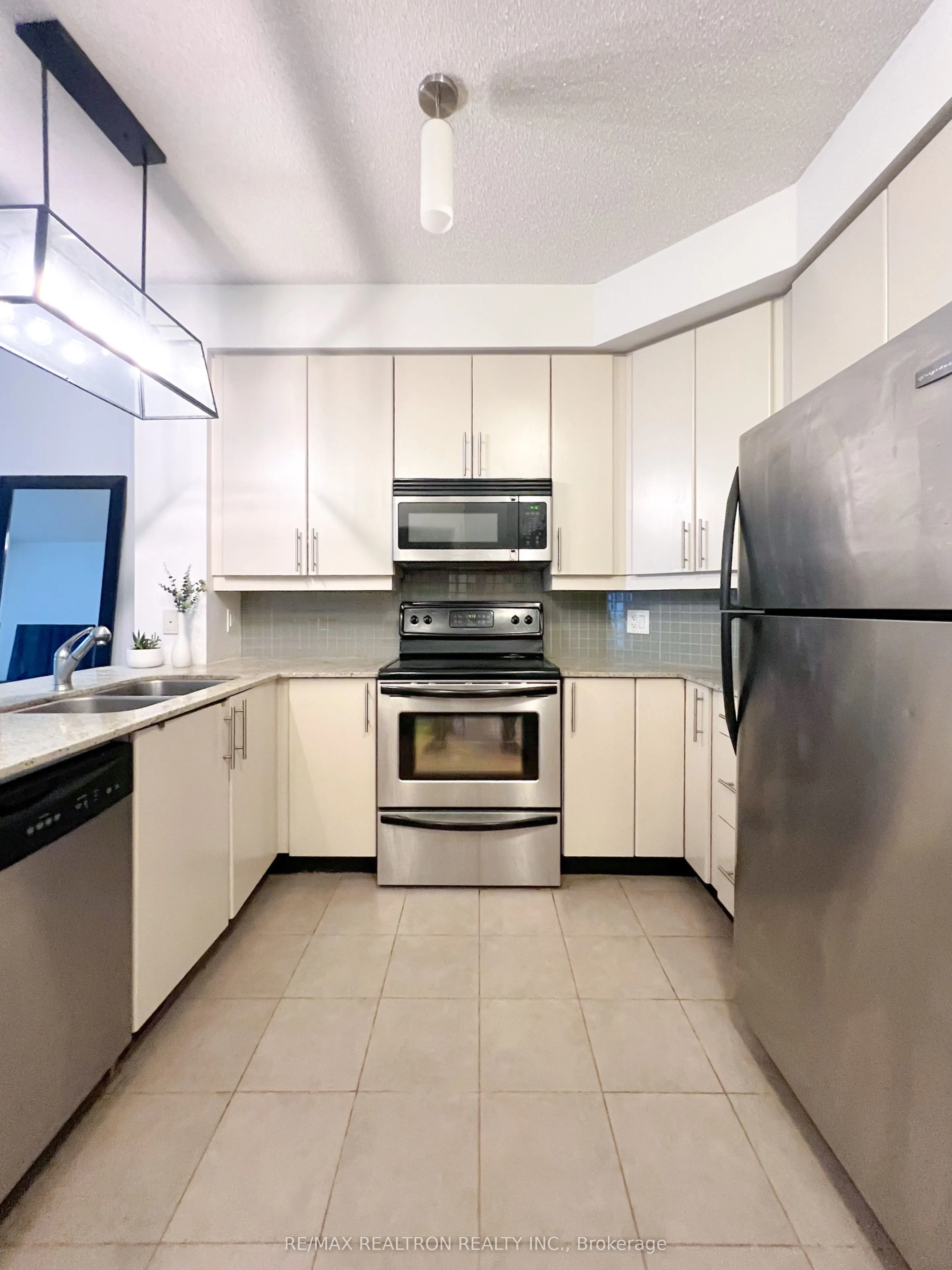 18 Harbour Street #2104