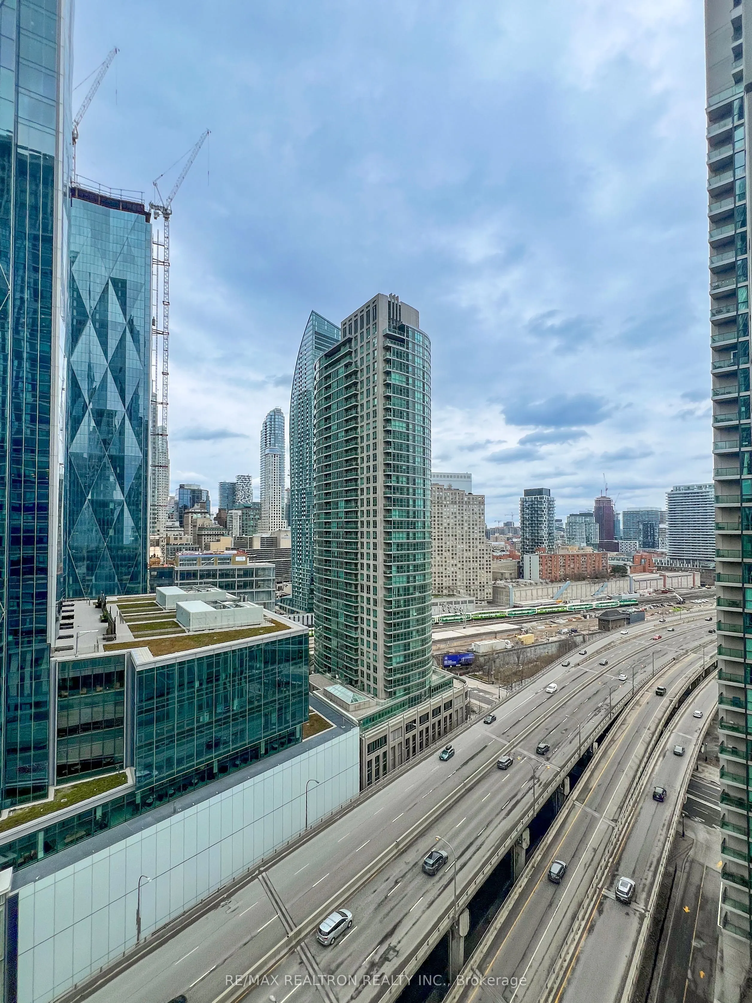 18 Harbour Street #2104