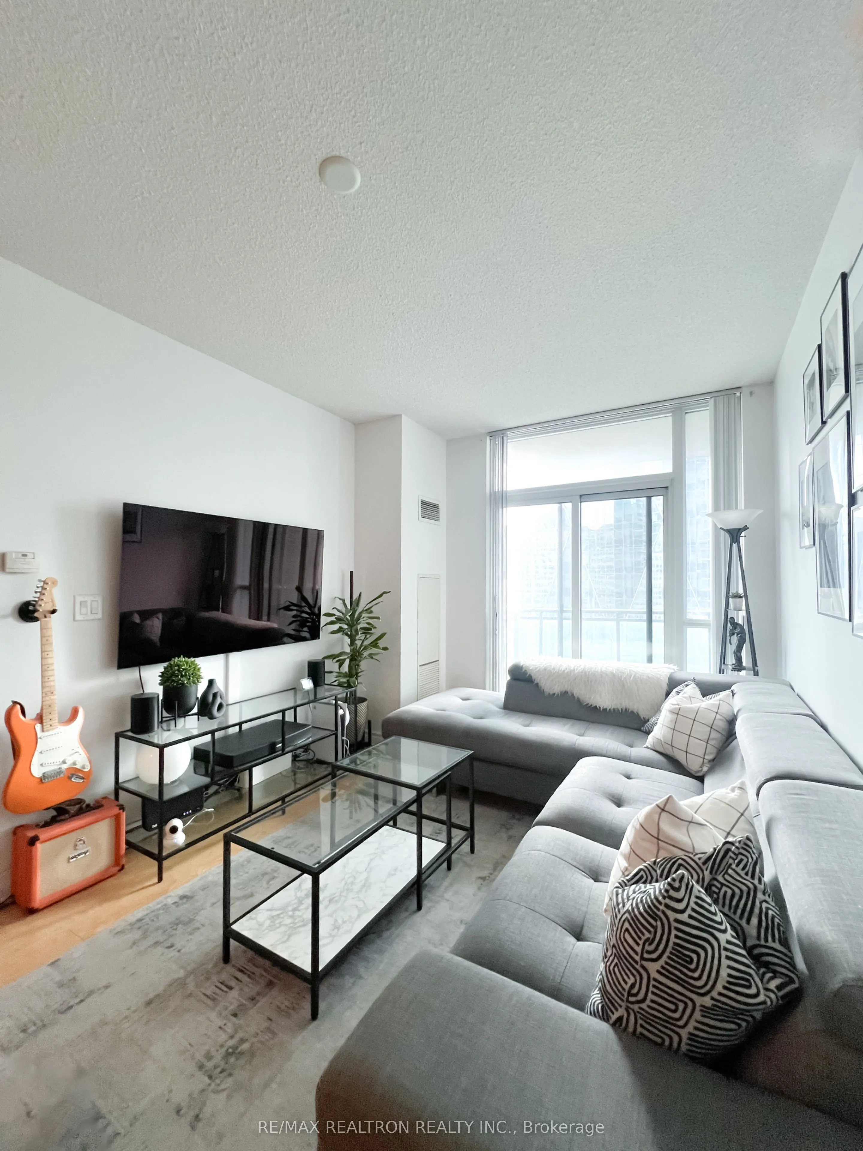 18 Harbour Street #2104
