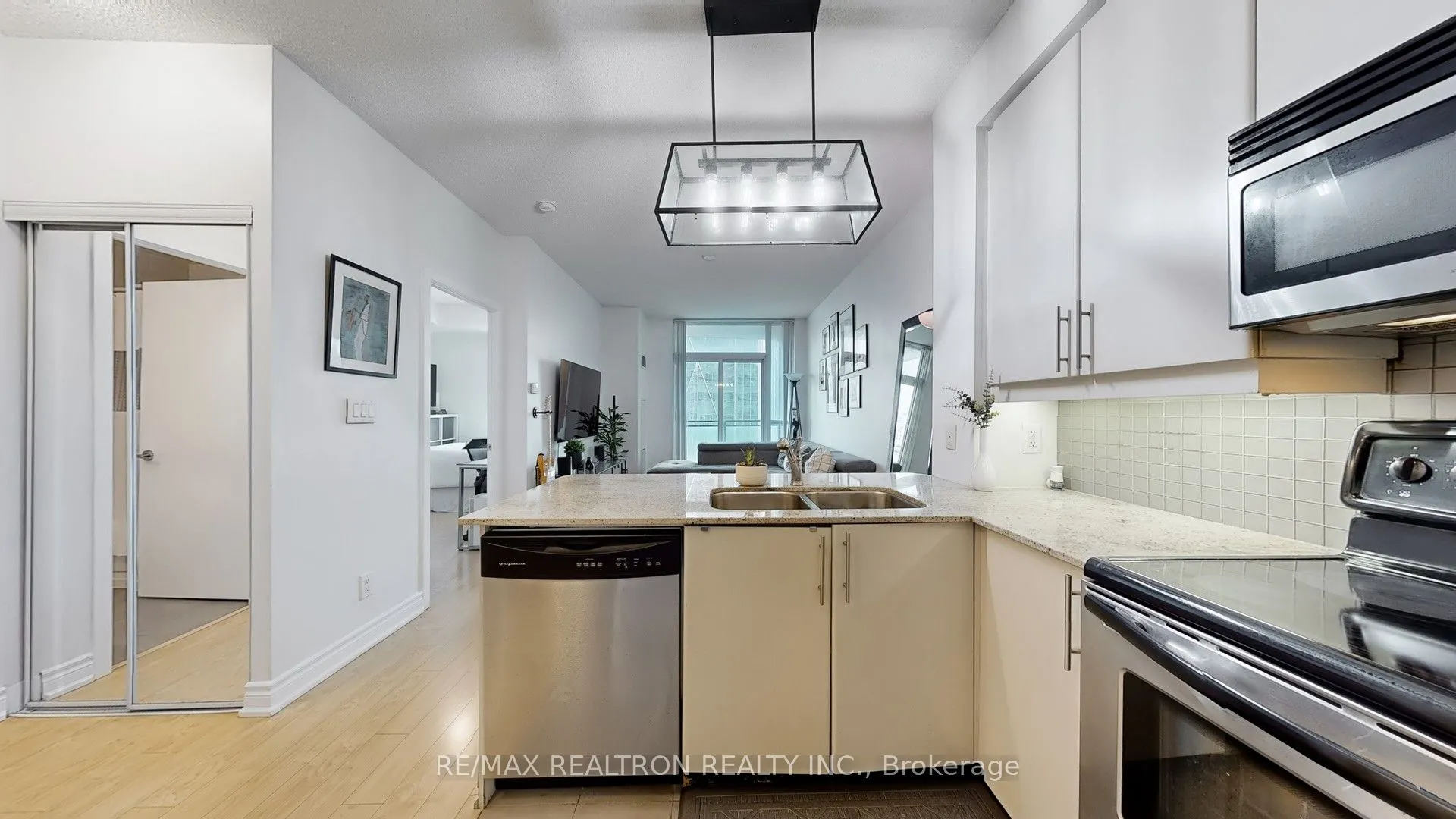 18 Harbour Street #2104