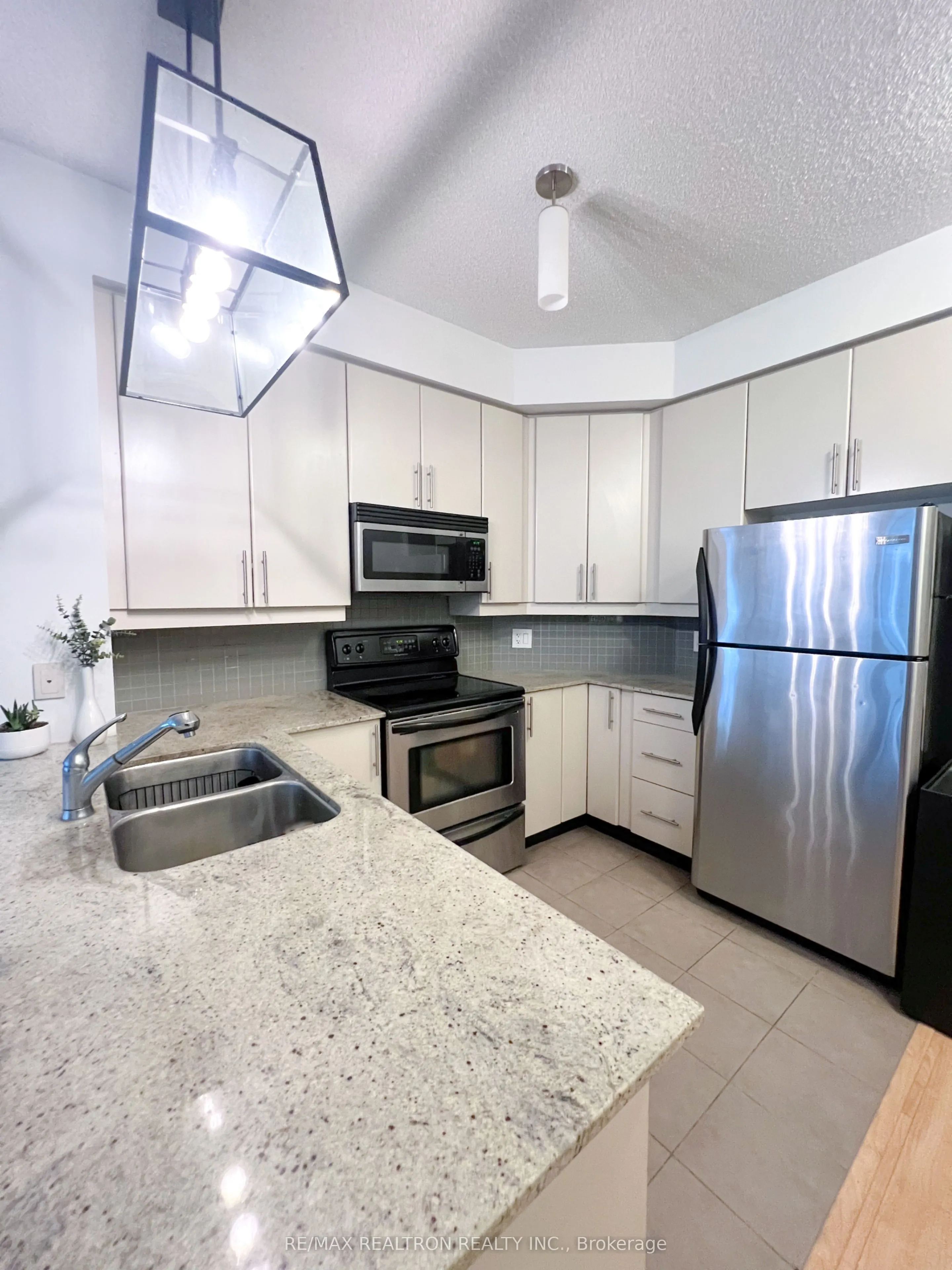 18 Harbour Street #2104