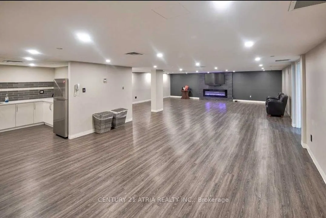 4001 Don Mills Road, #233