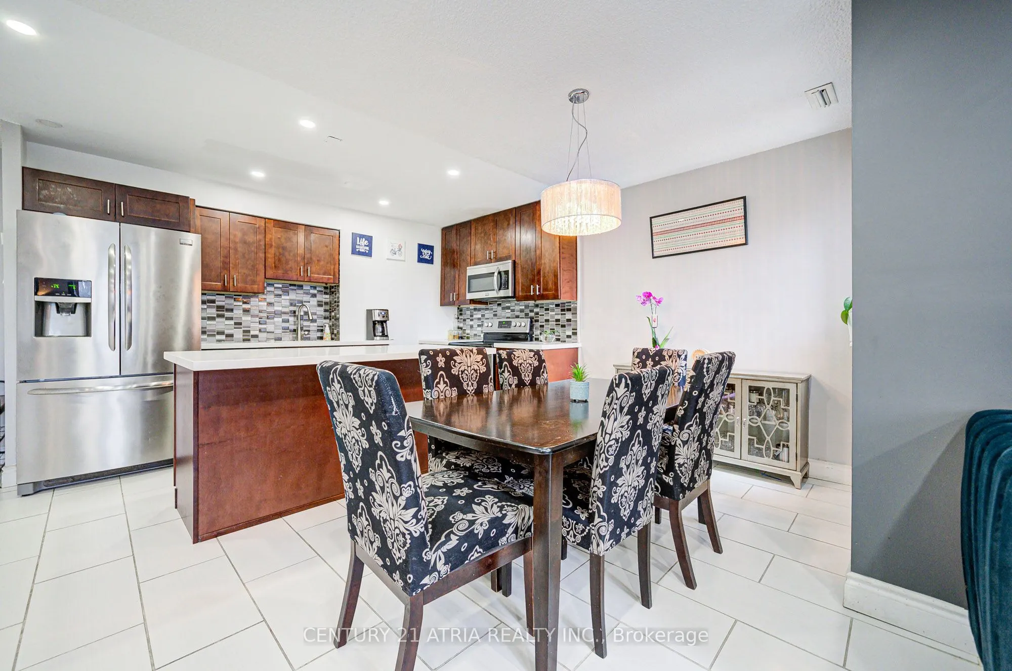 4001 Don Mills Road, #233