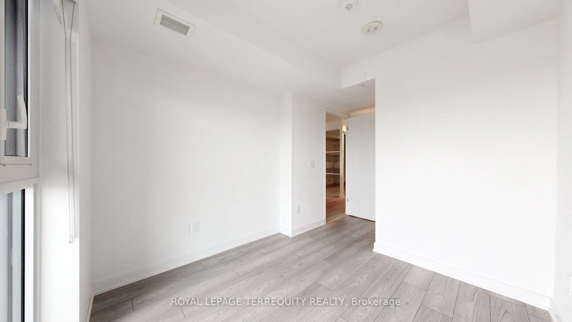 8 Tippett Road, #809