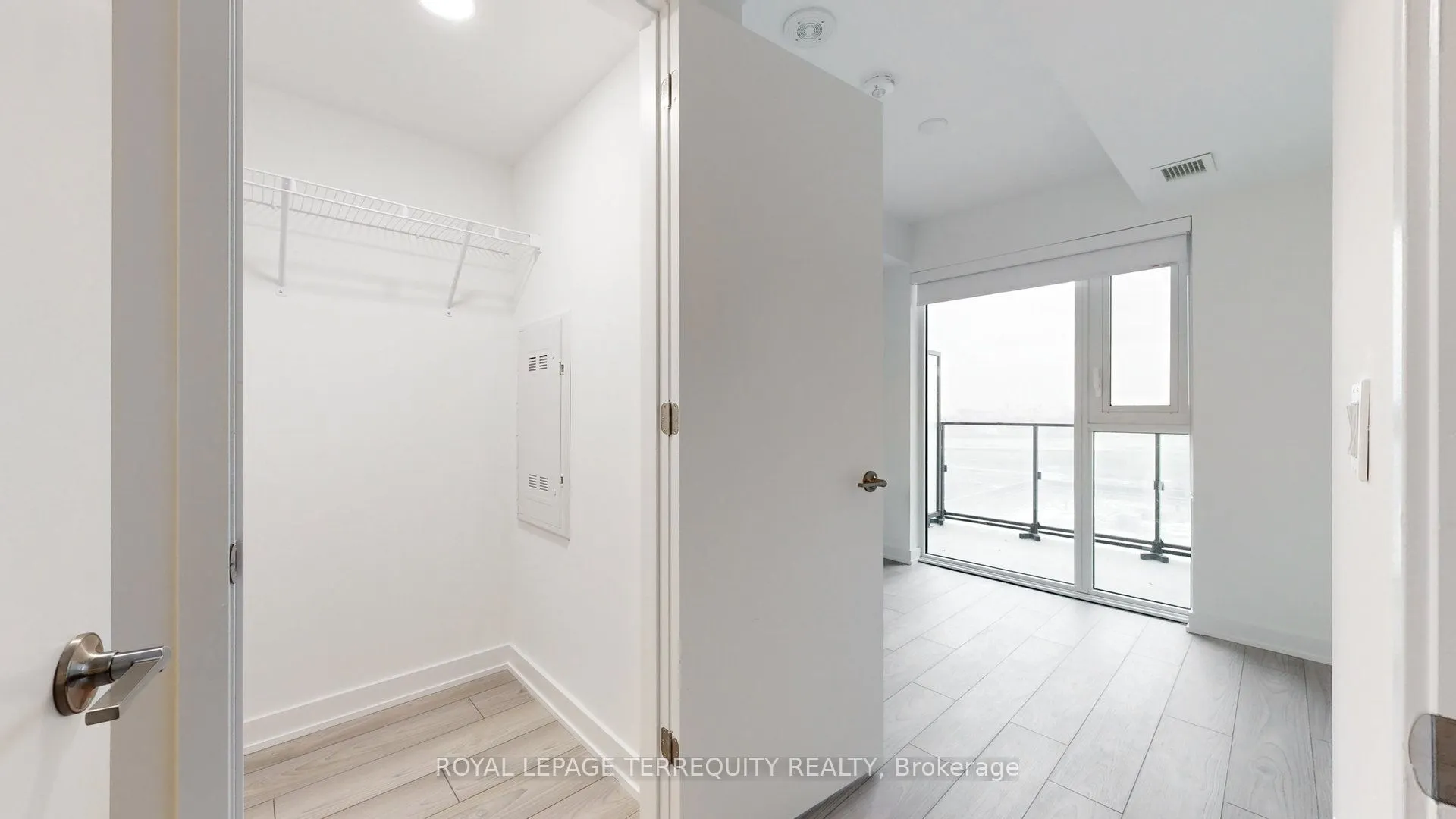 8 Tippett Road, #809
