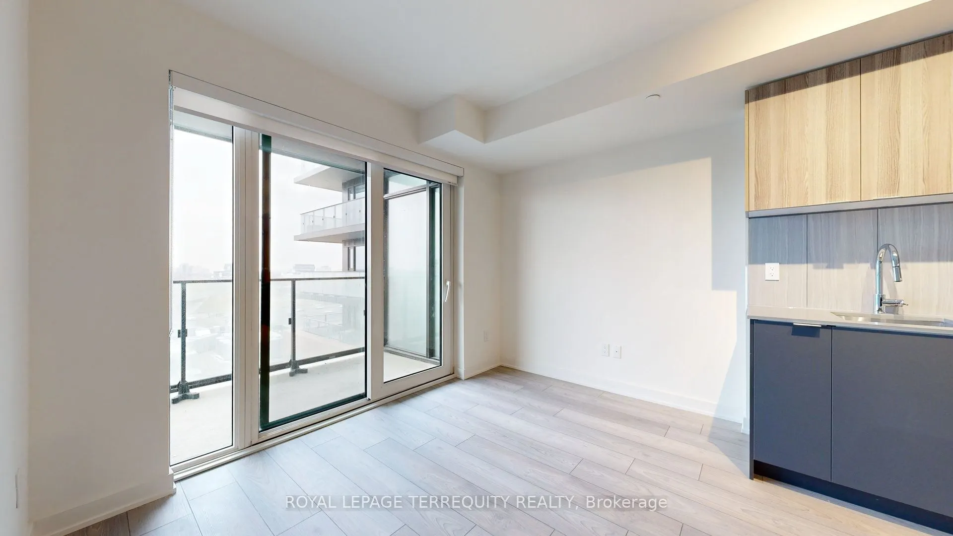 8 Tippett Road, #809