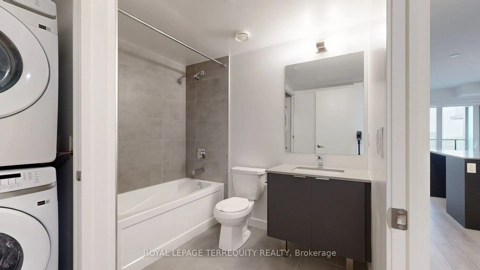 8 Tippett Road, #809