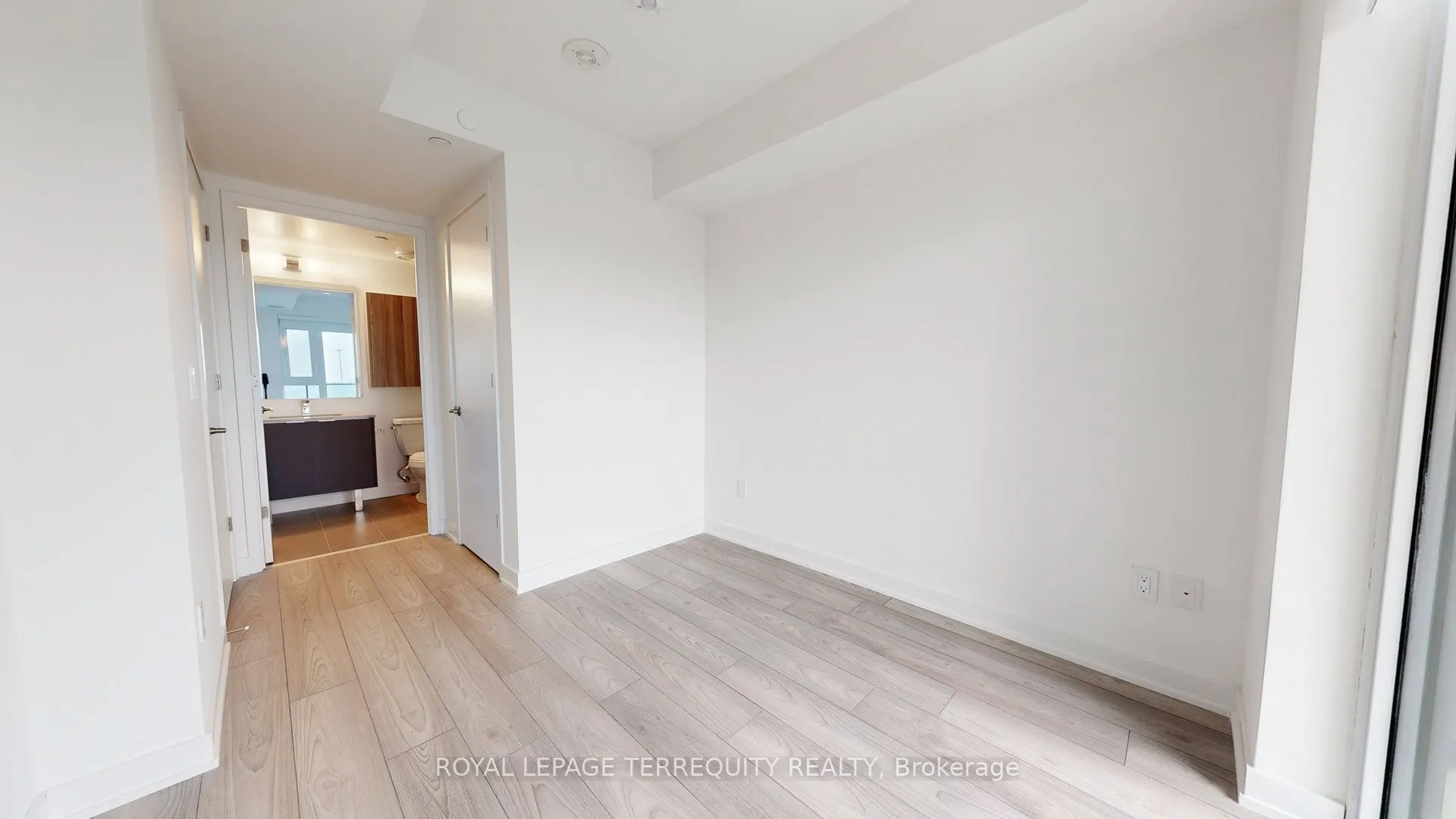 8 Tippett Road, #809