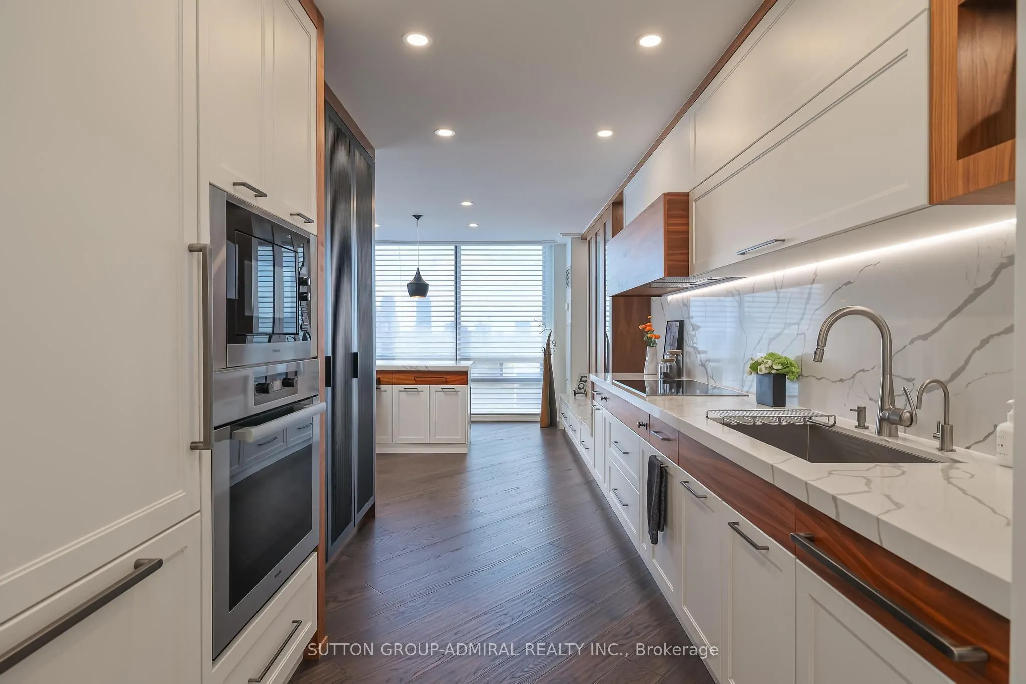 619 Avenue Road #1404