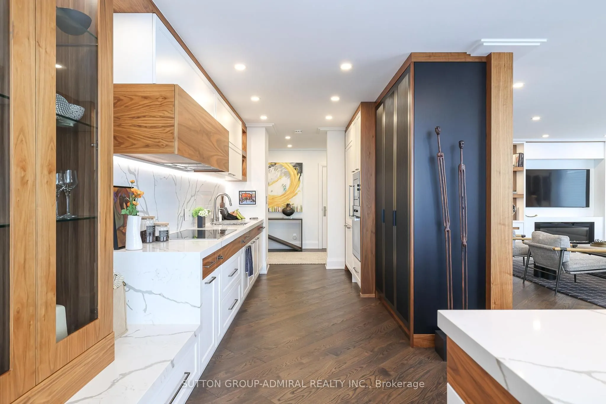 619 Avenue Road #1404