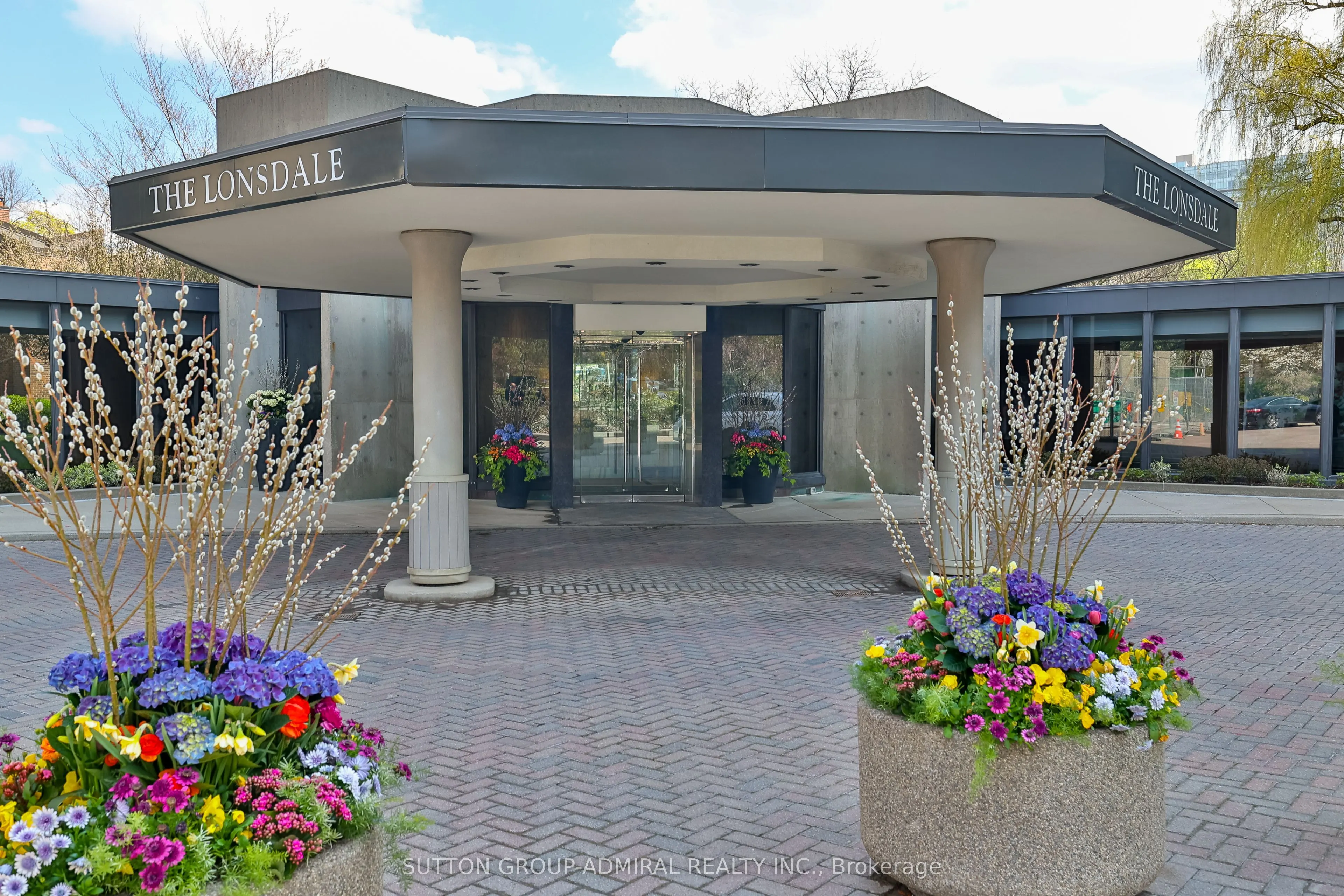 619 Avenue Road #1404