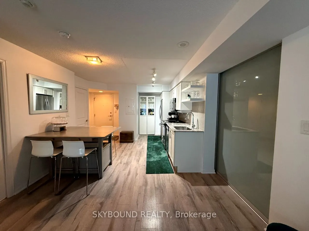 400 Adelaide Street E, #801