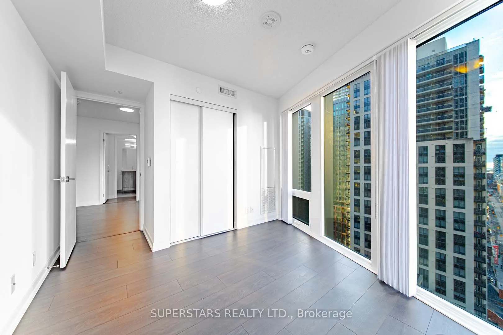 60 Shuter Street, #2006