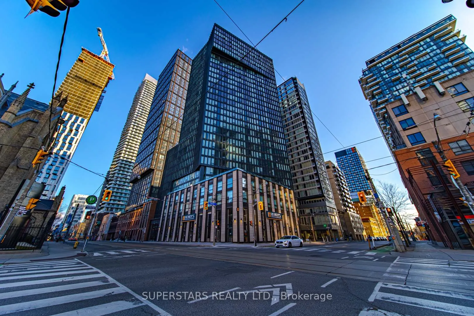 60 Shuter Street, #2006