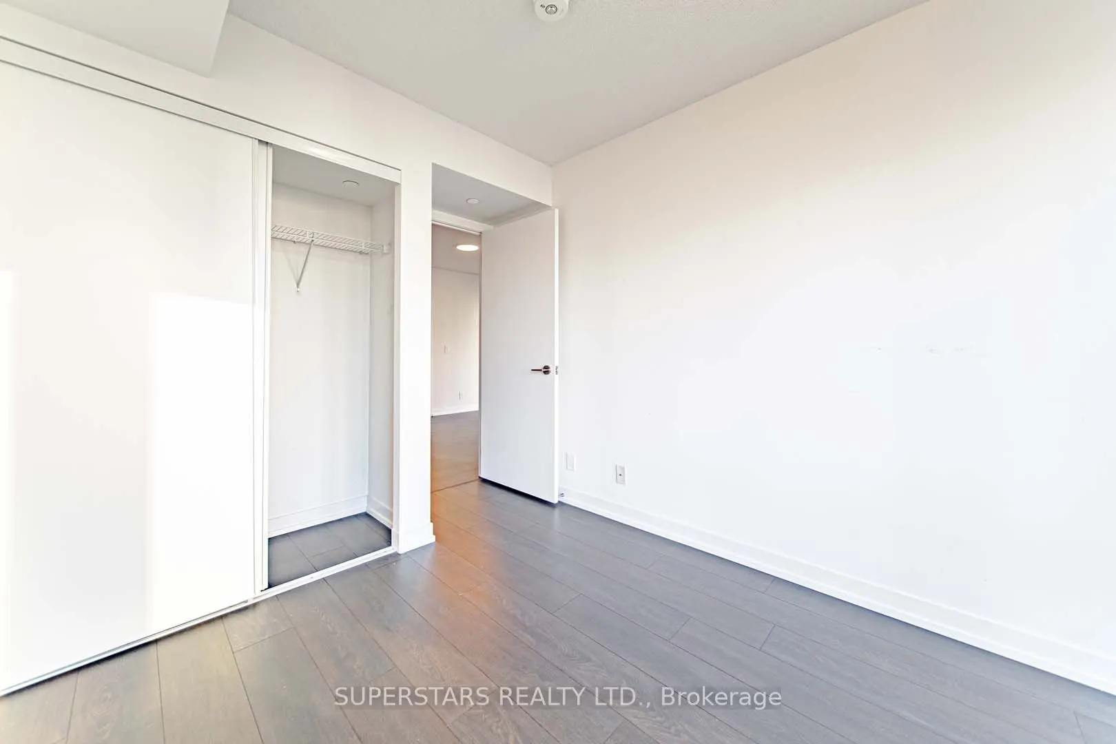 60 Shuter Street, #2006