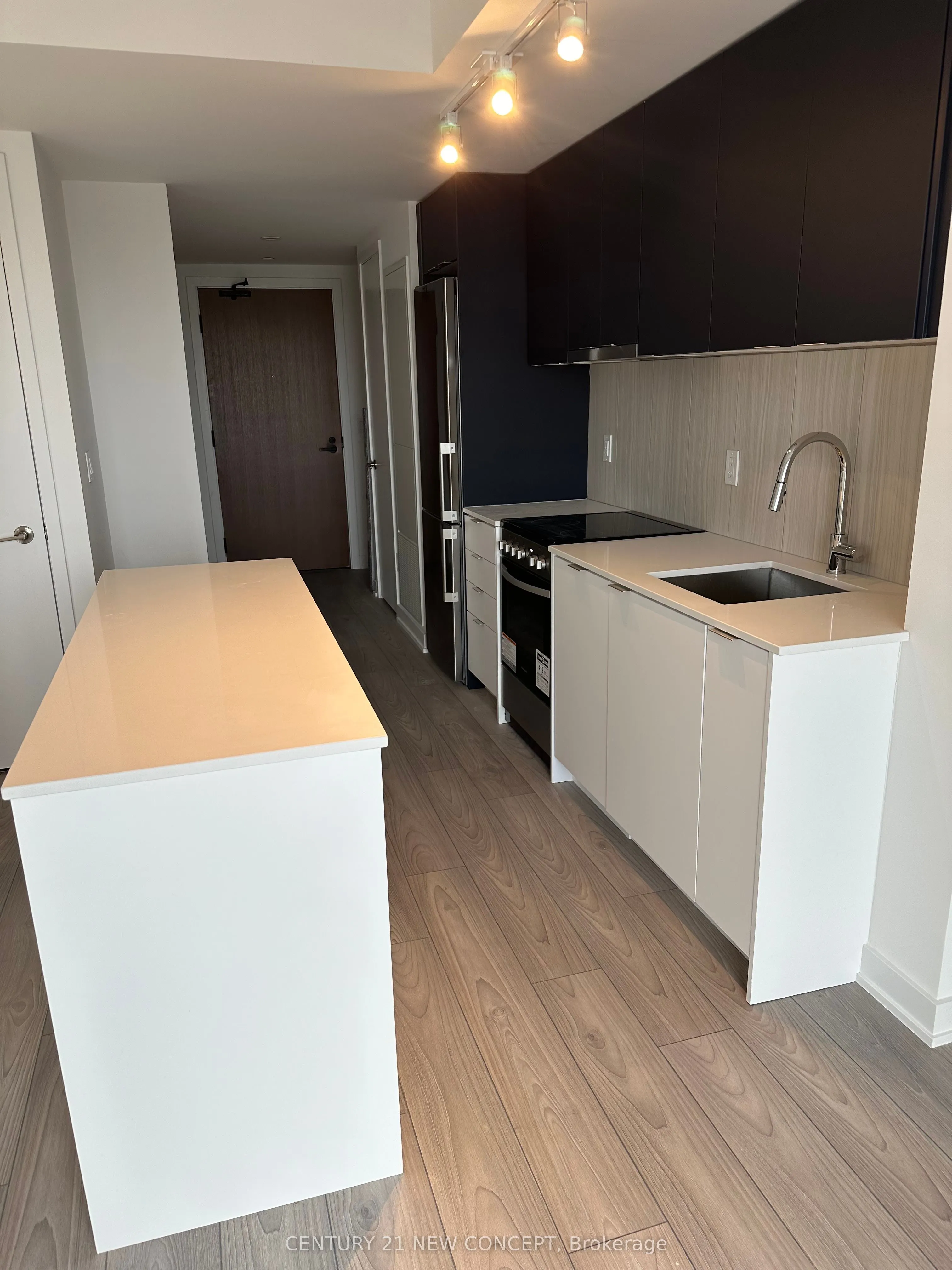8 Tippett Road, #1402