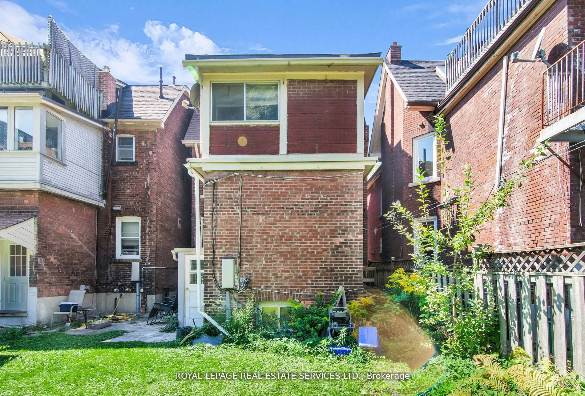 577 Huron Street