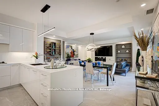 3 Southvale Drive, #301