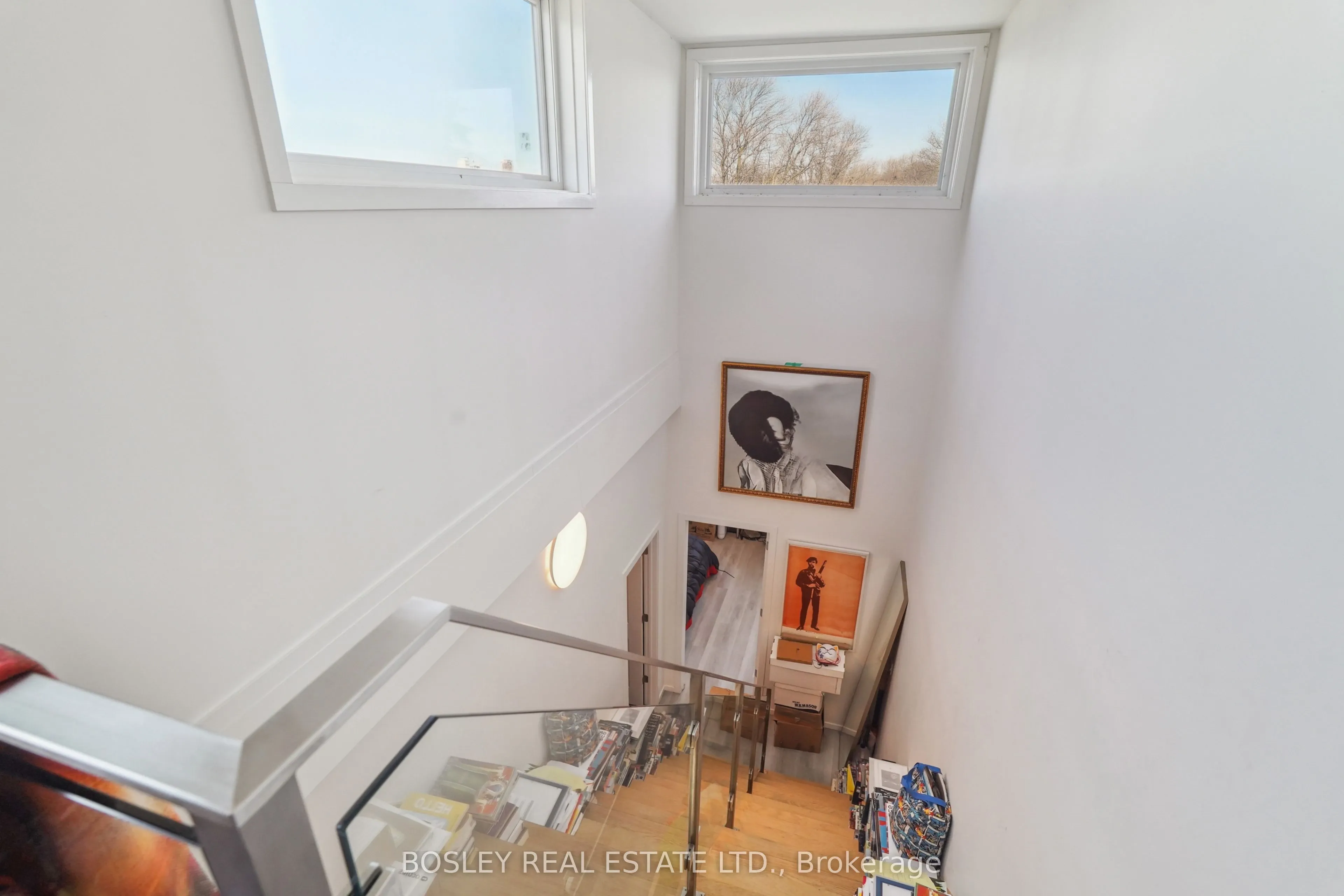 890 Queen Street W
