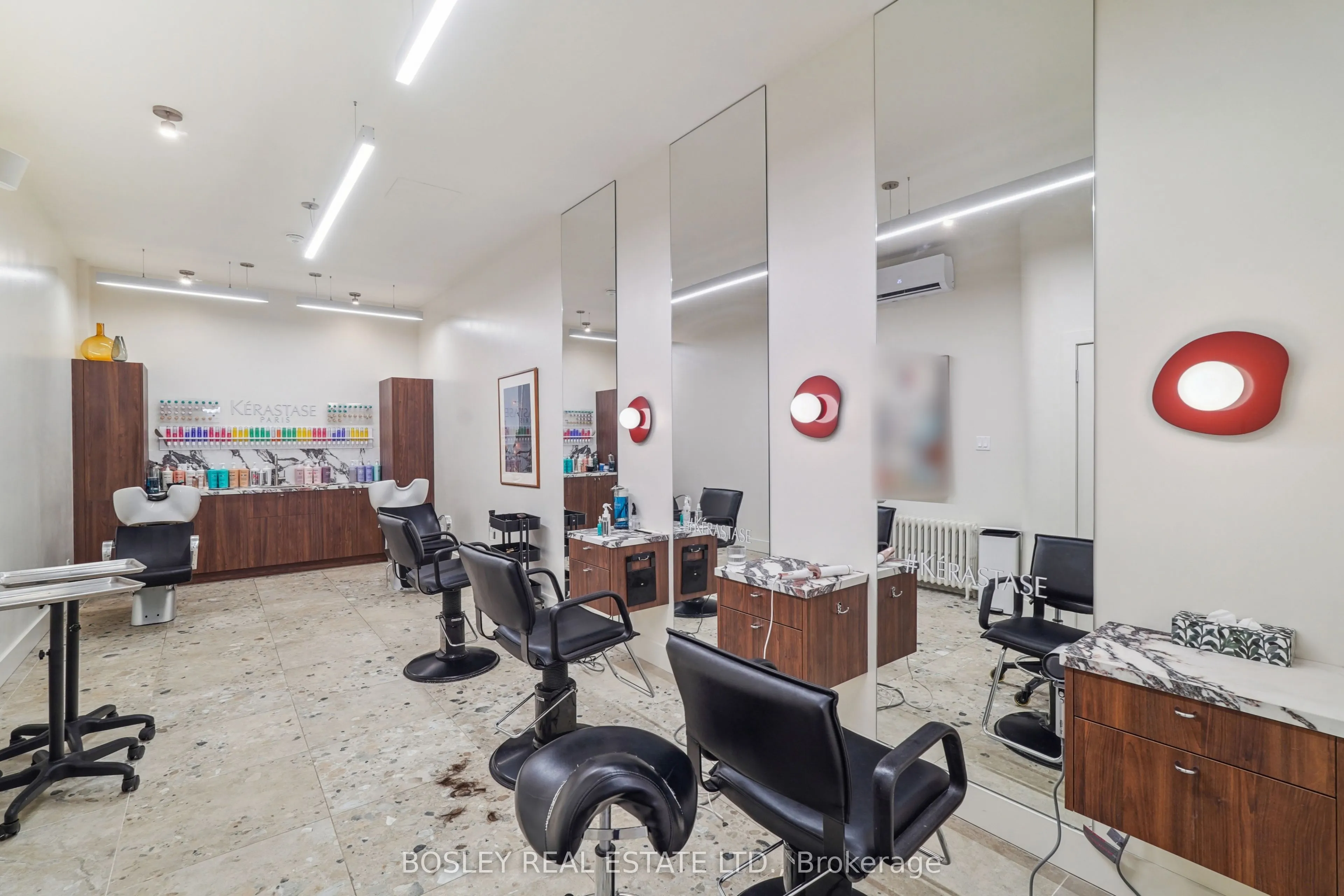 890 Queen Street W