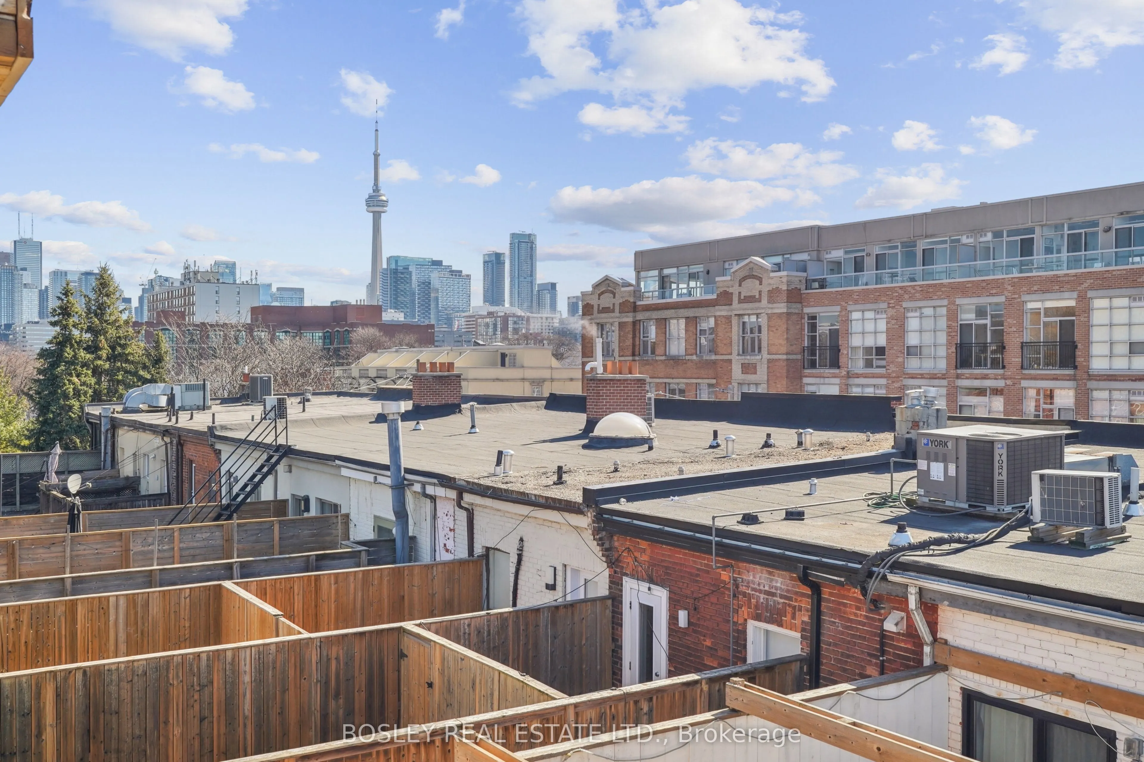 890 Queen Street W